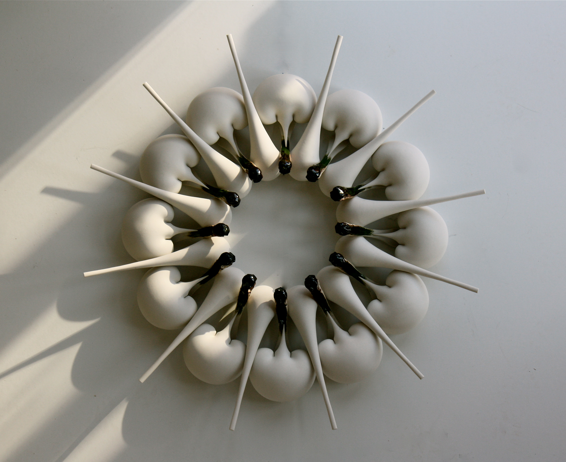 Still playing with Victoria? - 2013 - porcelain glazes oxides - 90 x 90 x 12