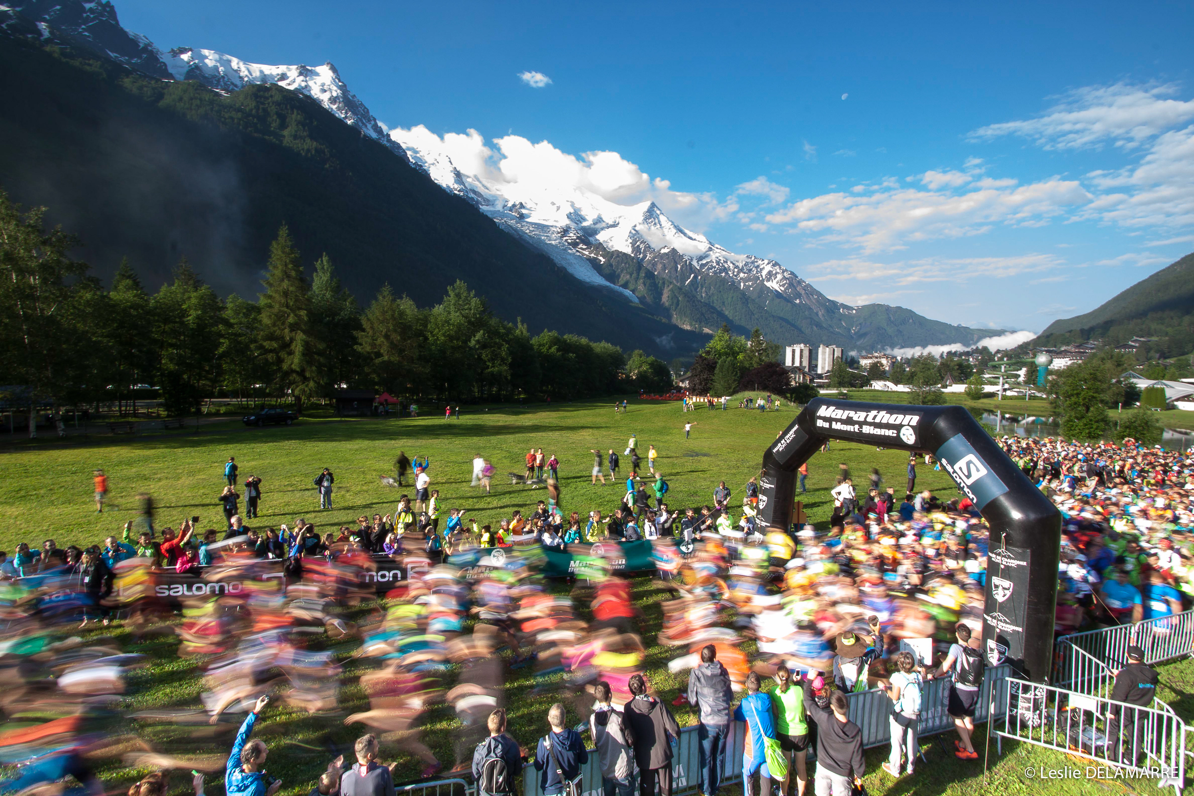 Départ des 23km du Marathon du Mont-Blanc 2016, Chamonix.
