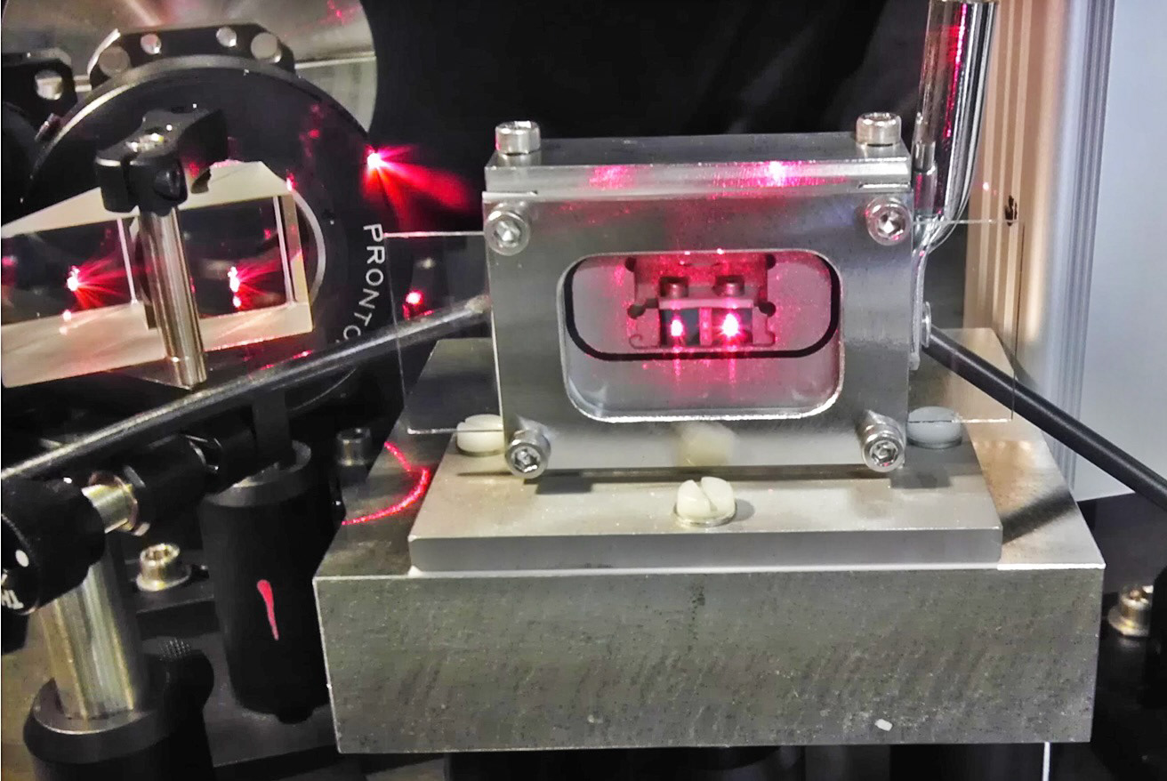 Master's Thesis: Building a Laser Microscope to grow cells and observe their vitality (LMU Munich, 2014)