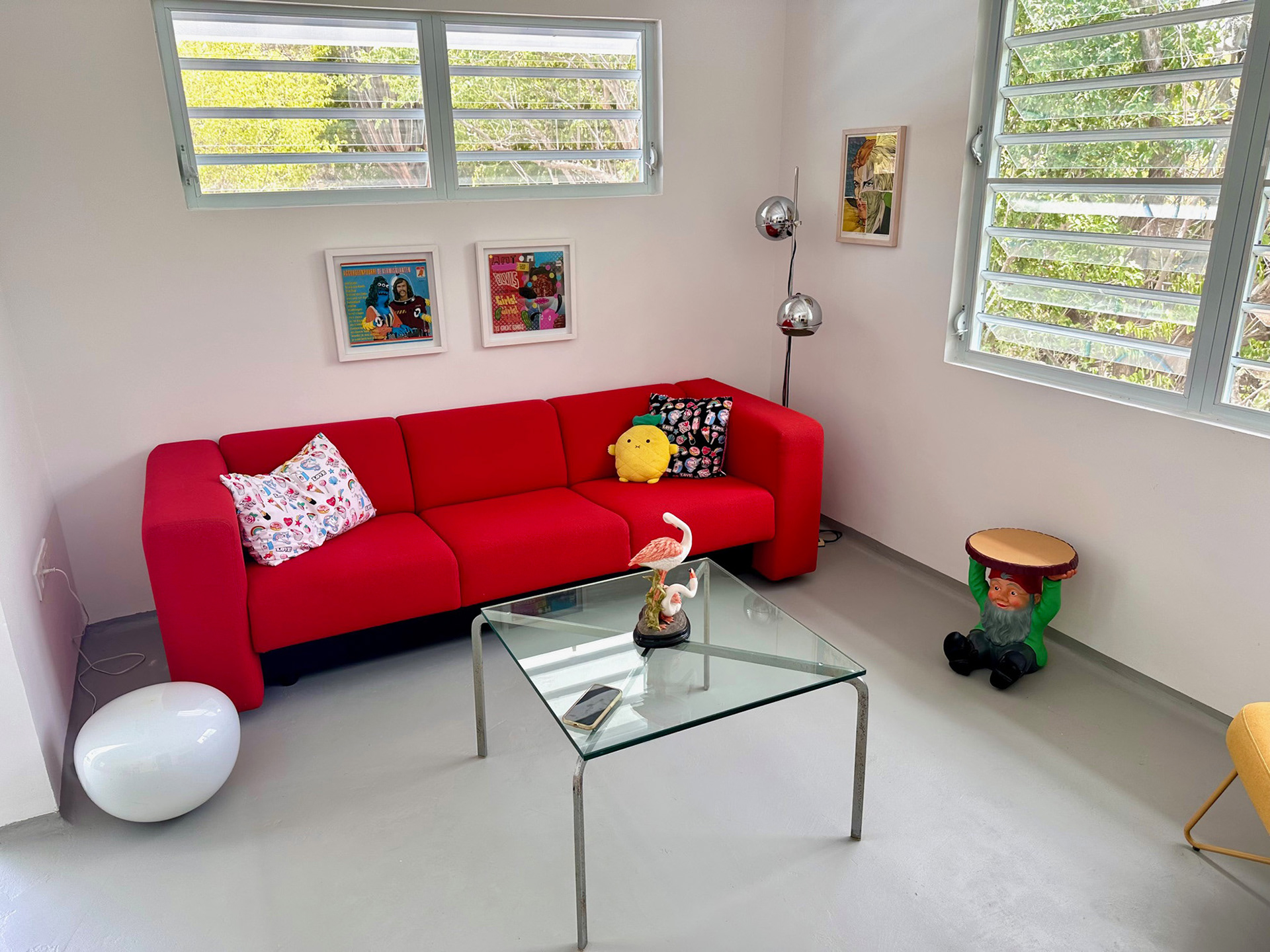 LIVINGROOM