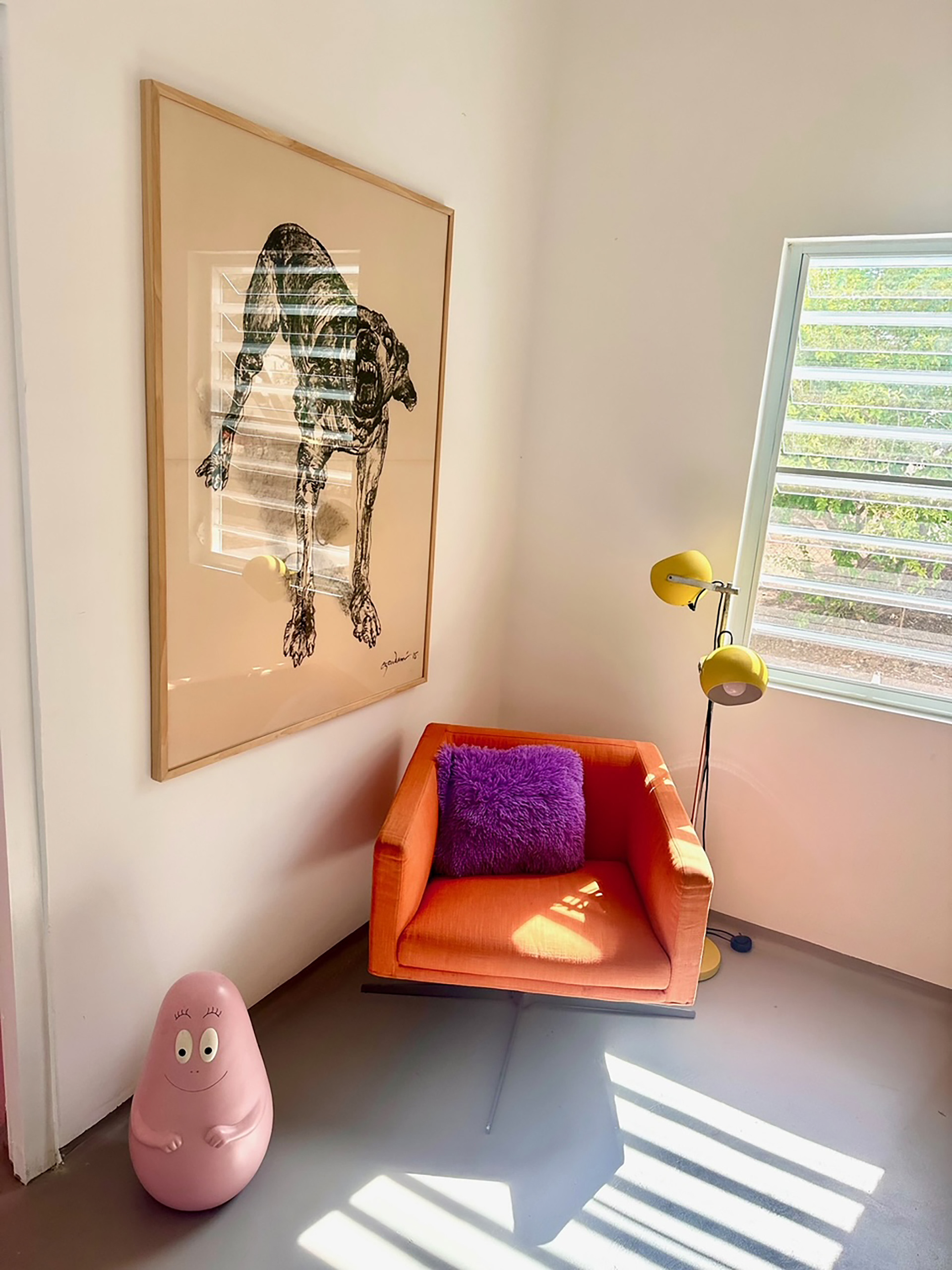 LIVINGROOM