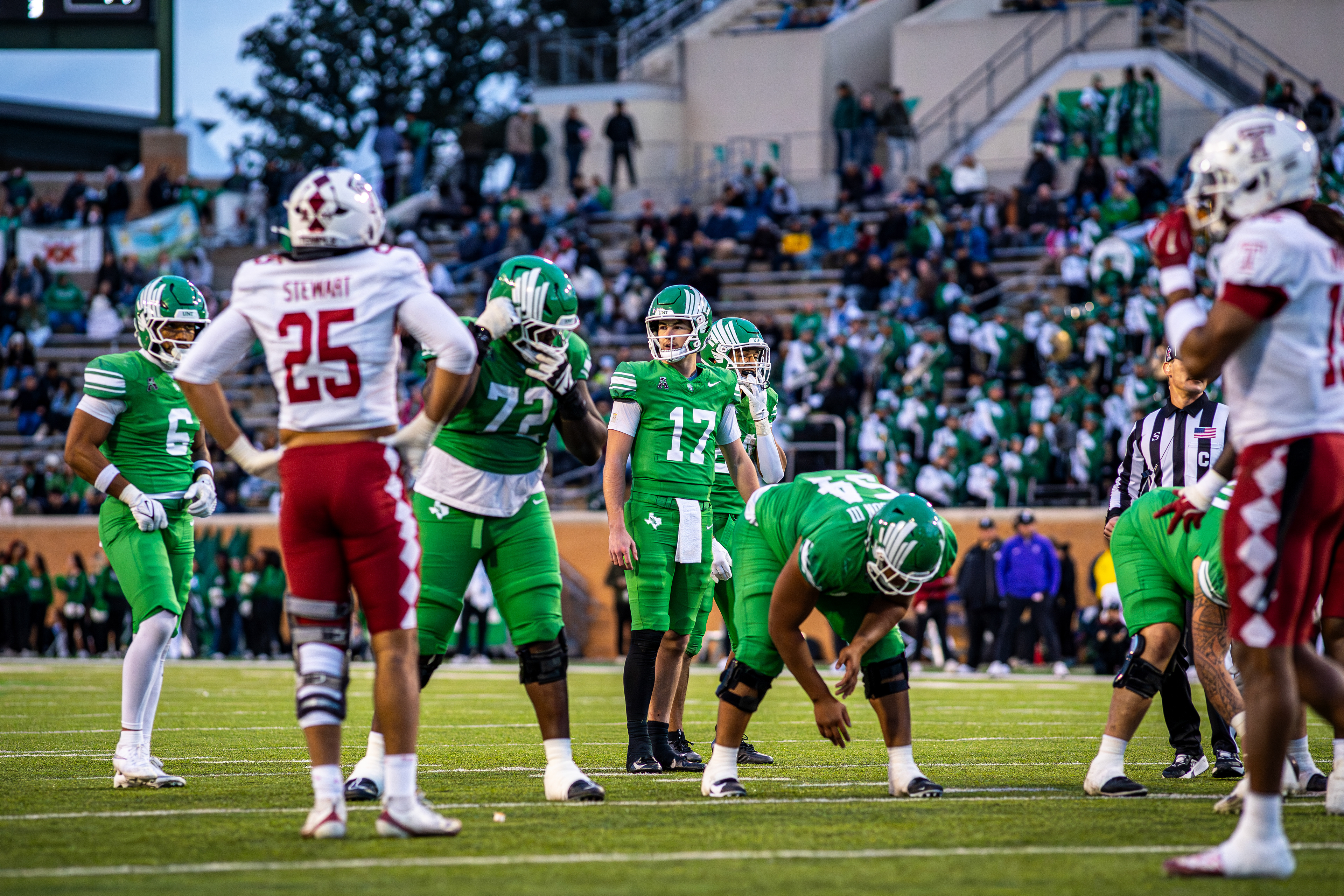 Redshirt-freshman quarterback Drew Mestemaker scans the field before he receives the ball against Temple at DATCU Stadium in Denton, TX on Nov. 28, 2025.