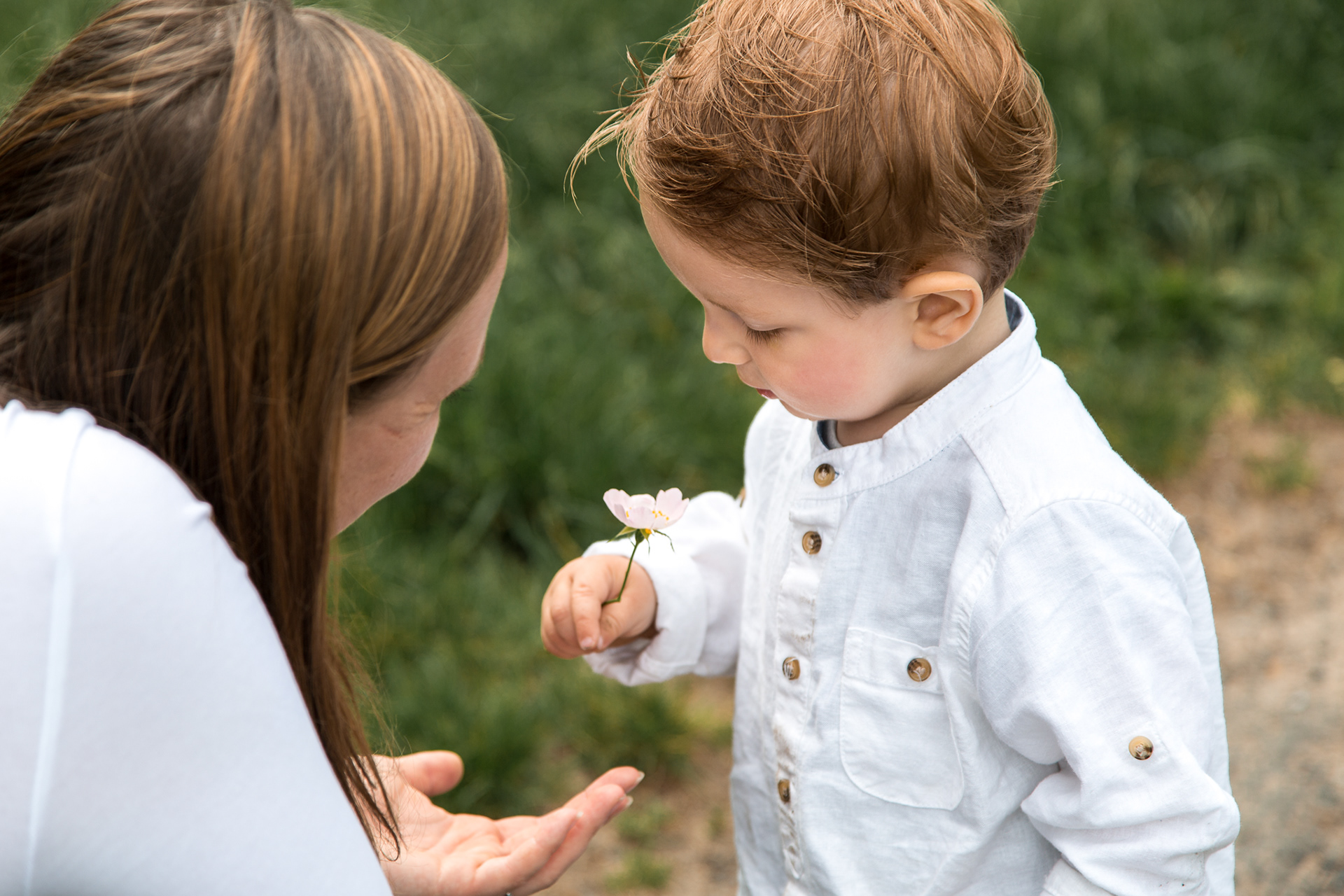 Mama, ich schenke dir eine Blume