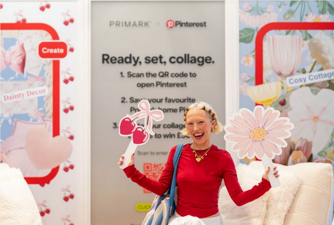 Social Sharing at The Collage Studio