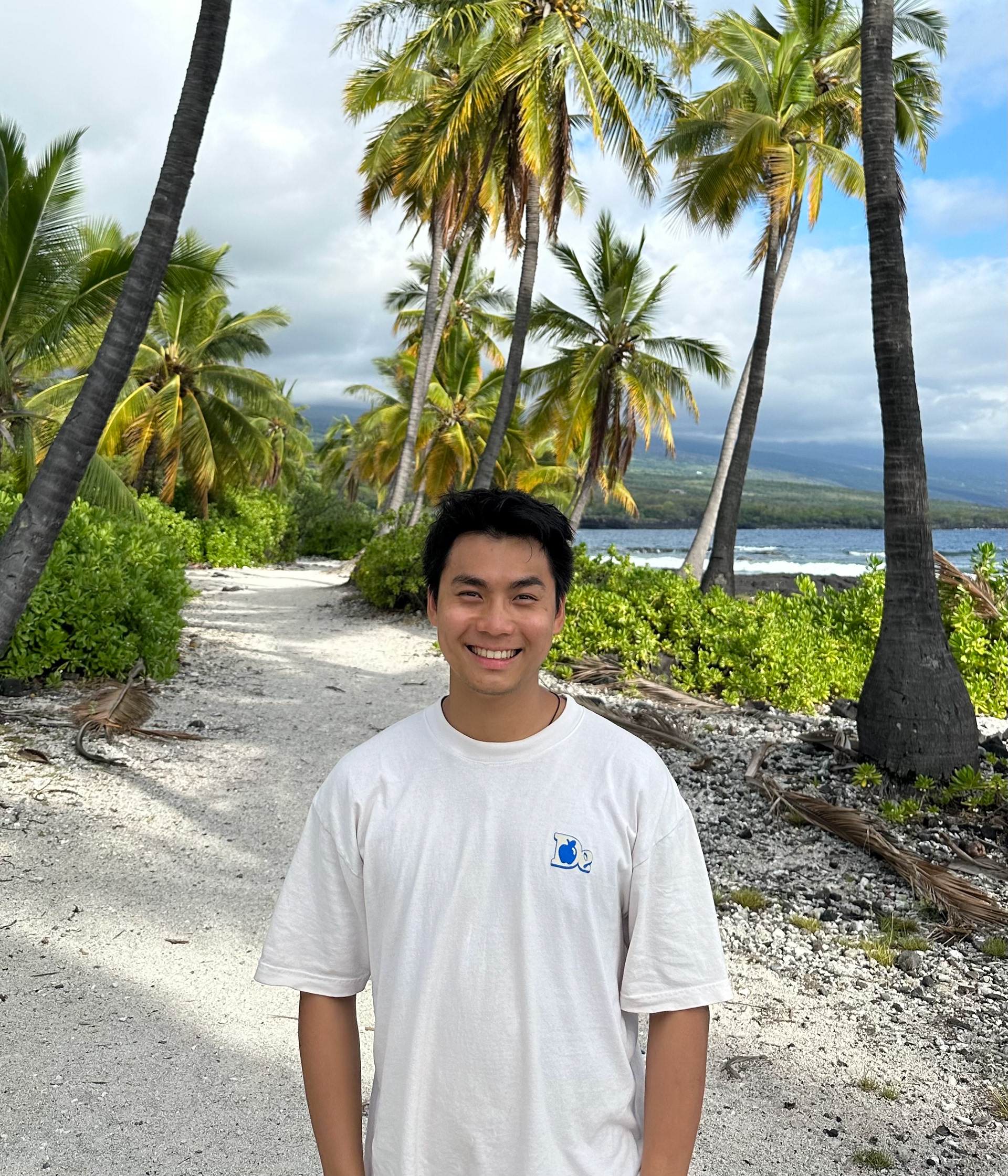 Max Han (he/him) is from Malaysia and majors in Environmental Studies at Yale-NUS College. He is interested in human rights, environmental justice, and history. His dream is to build and operate a community-owned farm, where everyone can have fun durian buffets together.  He's super excited about meeting and empowering young Southeast Asians to create change within their communities - so reach out and say hi! 