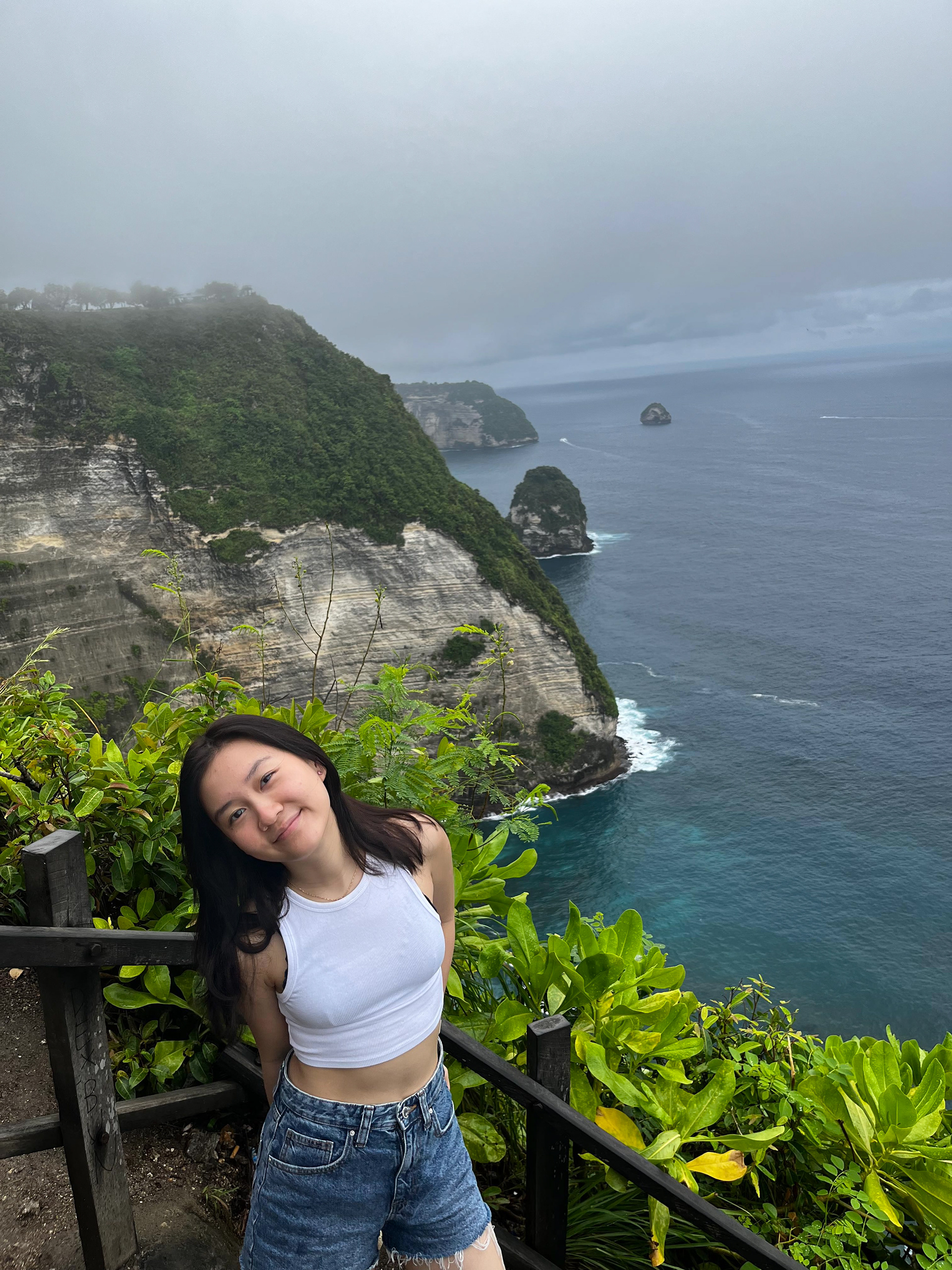 Ee Jenn is a Malaysian sophomore studying Economics and Environmental Science & Public Policy at Harvard. She is passionate about all things climate and has recently been exploring international negotiations, entrepreneurship, and finance. In her free time, she does pilates and reads STEM non-fiction that she doesn't really understand. 