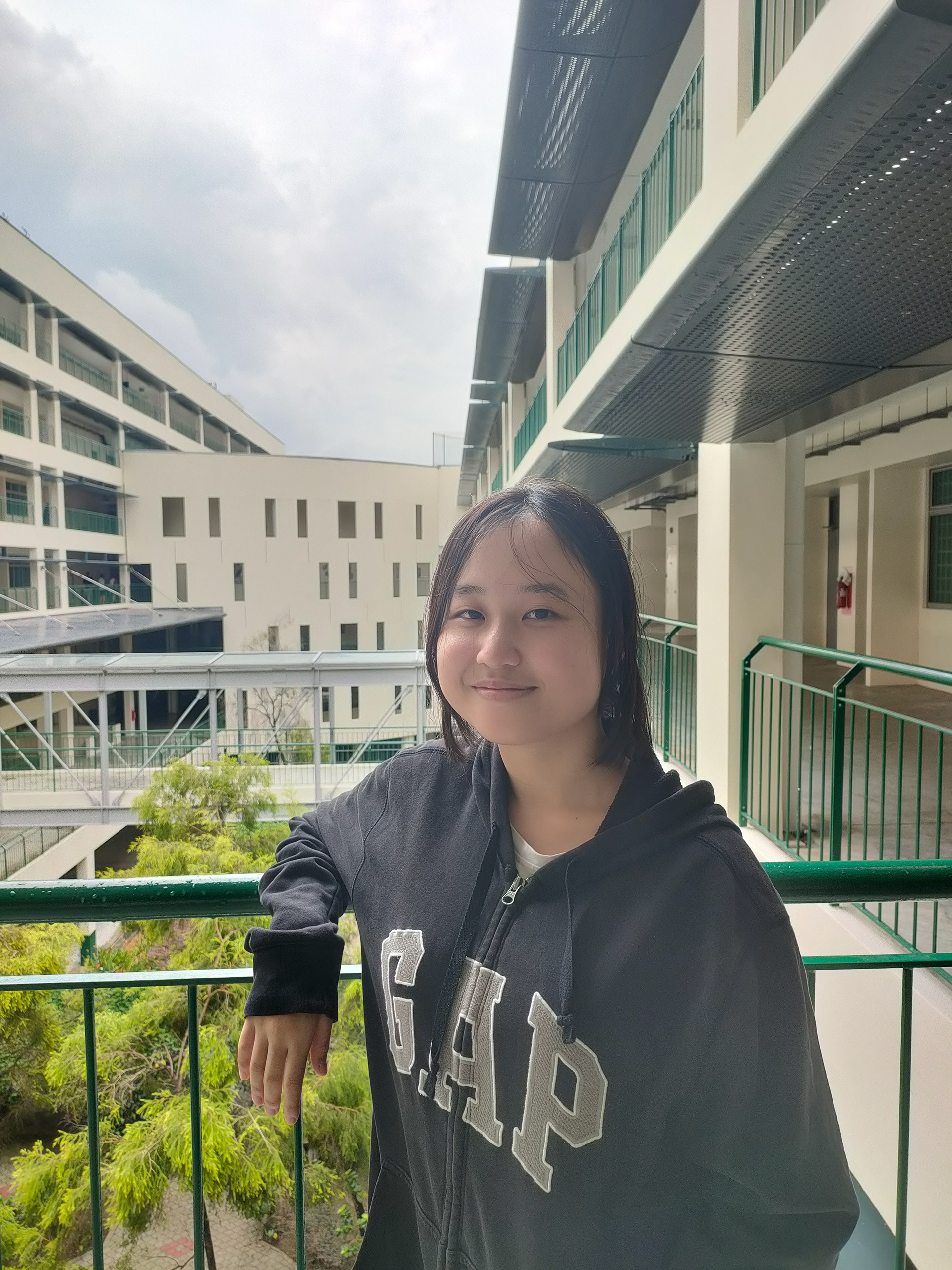 Eer En Xuan: I'm from Singapore, am currently attending Raffles Institution and I'm excited to explore different perspectives of SEA :)