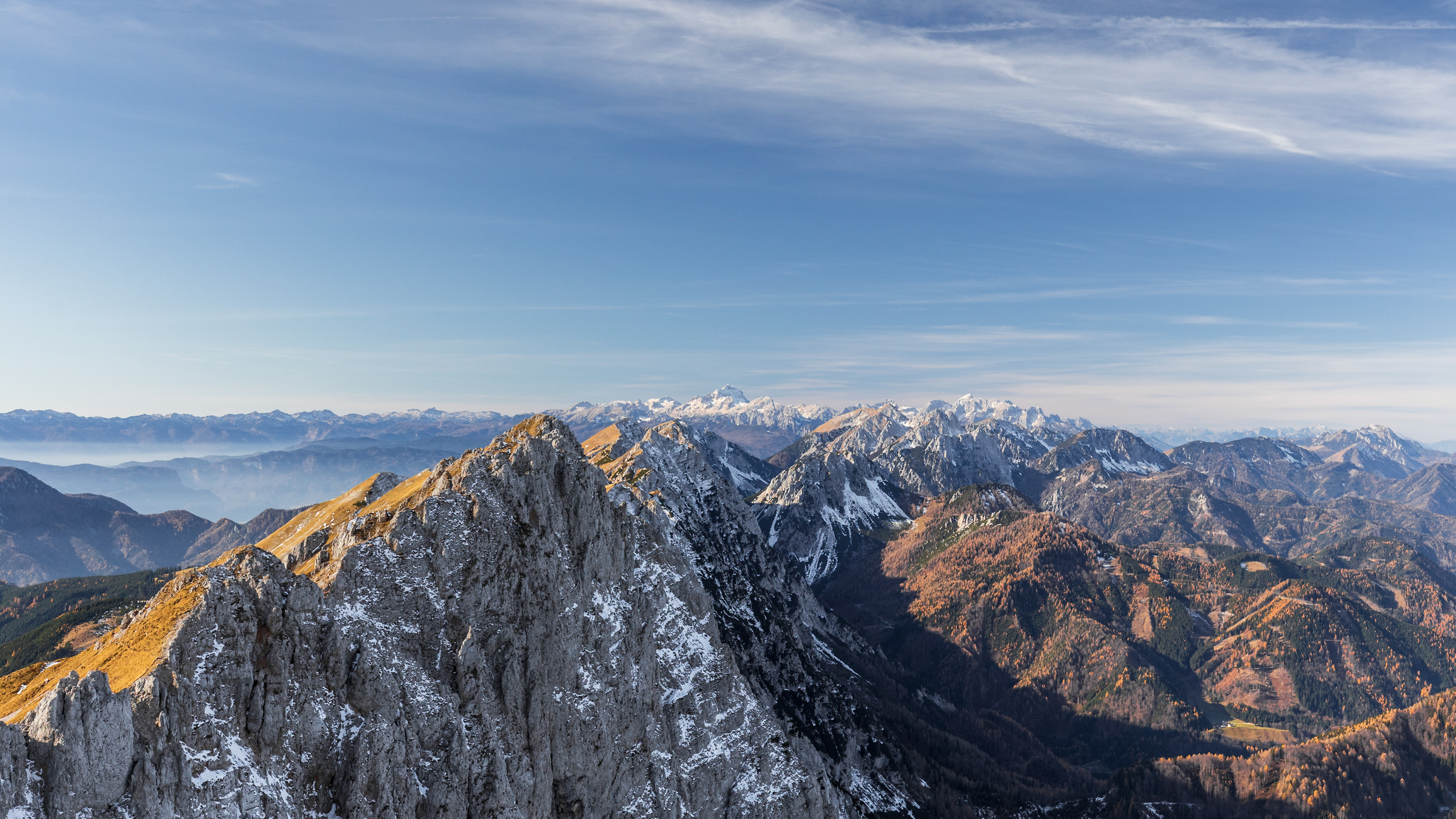 Karavanke & zadaj Julijske Alpe