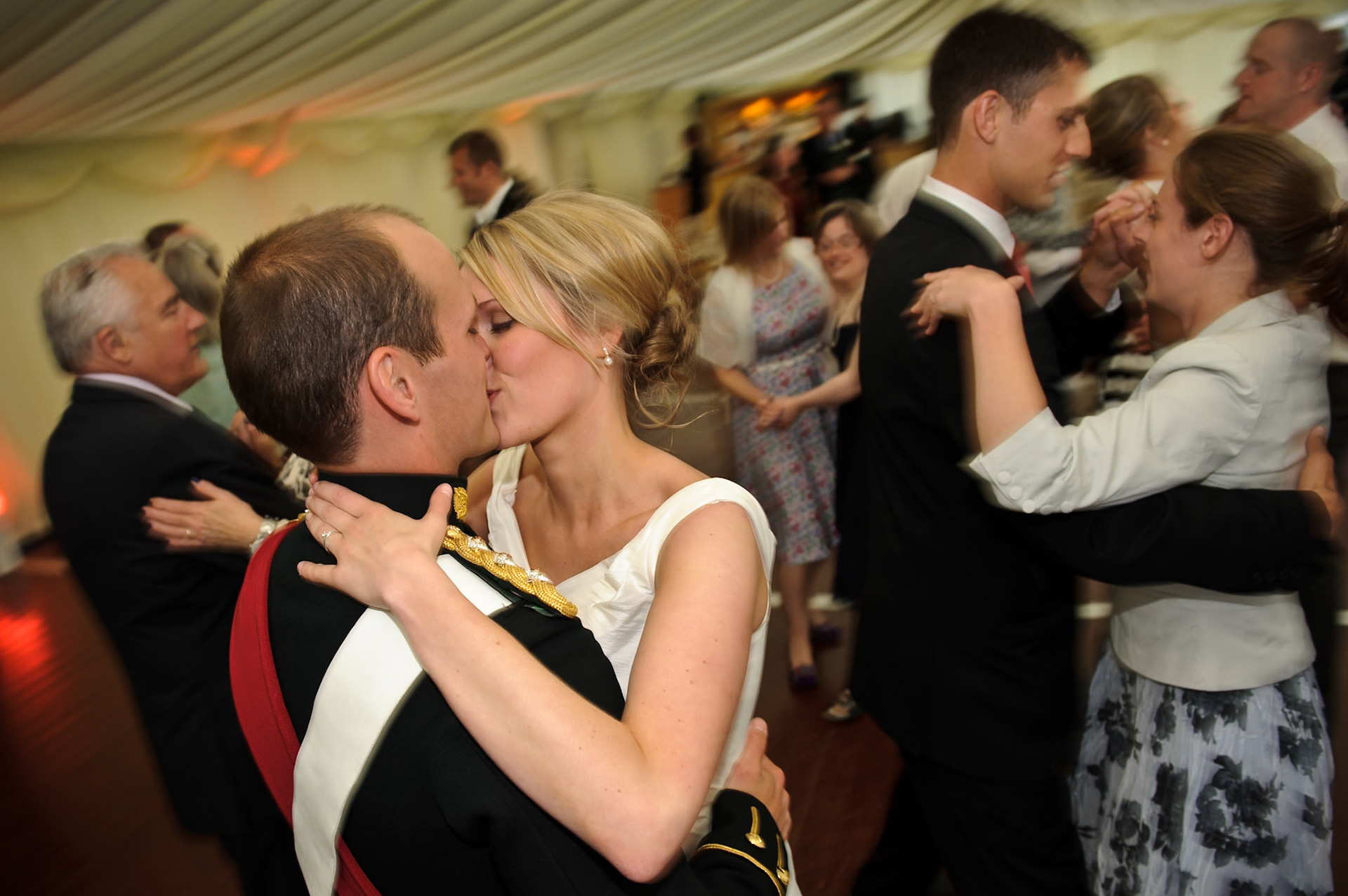 14-05-11, Glencorse House, Penicuik, Scotland. The wedding of Suzie Mortimer and Charles Grant. Photo © Simon Grosset / Q Photography