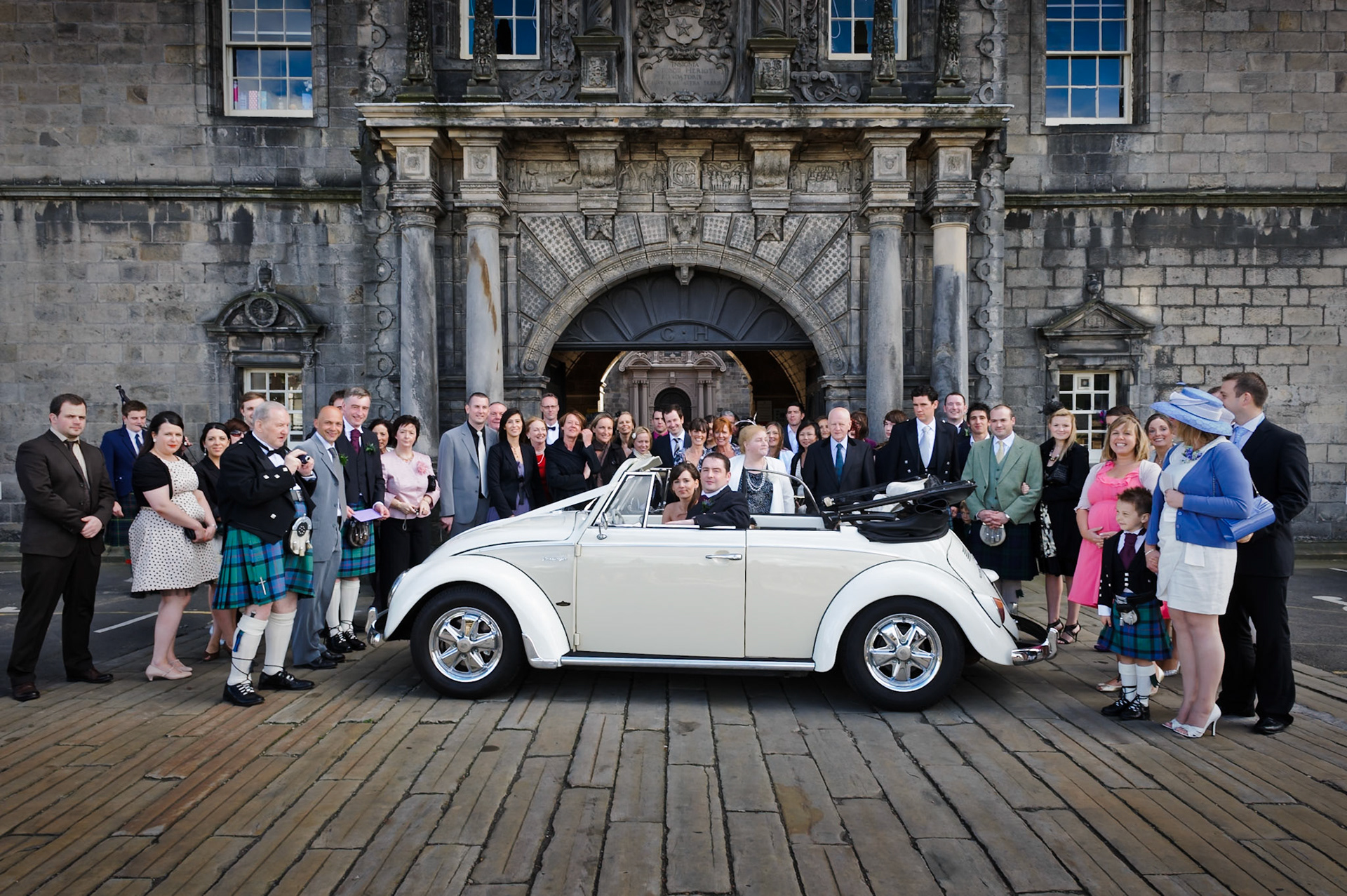 28-08-10, Edinburgh. Heriots School and the Royal Botanic Gardens. The wedding of Anna Semple and Sandy Dick. Photo © Simon Grosset