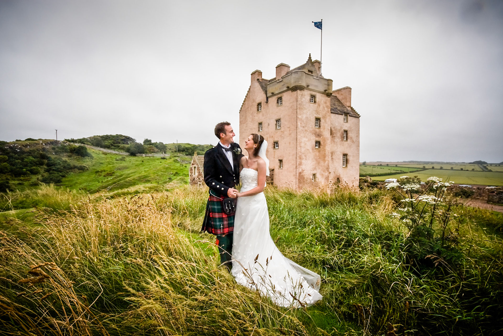 19-07-07, Fenton Tower, Kingston, North Berwick Scotland, UK. The wedding of Jane and Chris Lockett. Photos © Simon Grosset / Q Photography