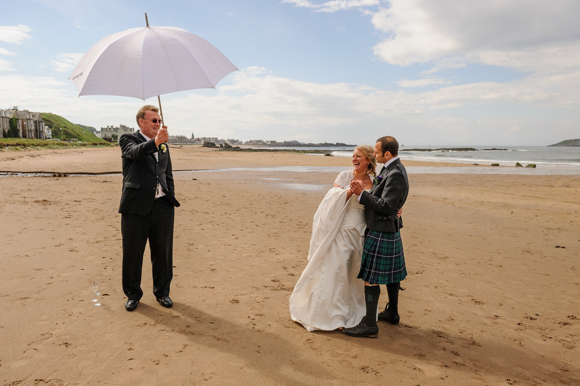 09-06-12,North Berwick, Scotland, UK. The wedding of Andrew Brownlie and Lisa Maltman at Dirleton Castle and the Glen Golf Club. Photo © Simon Grosset / Q Photography