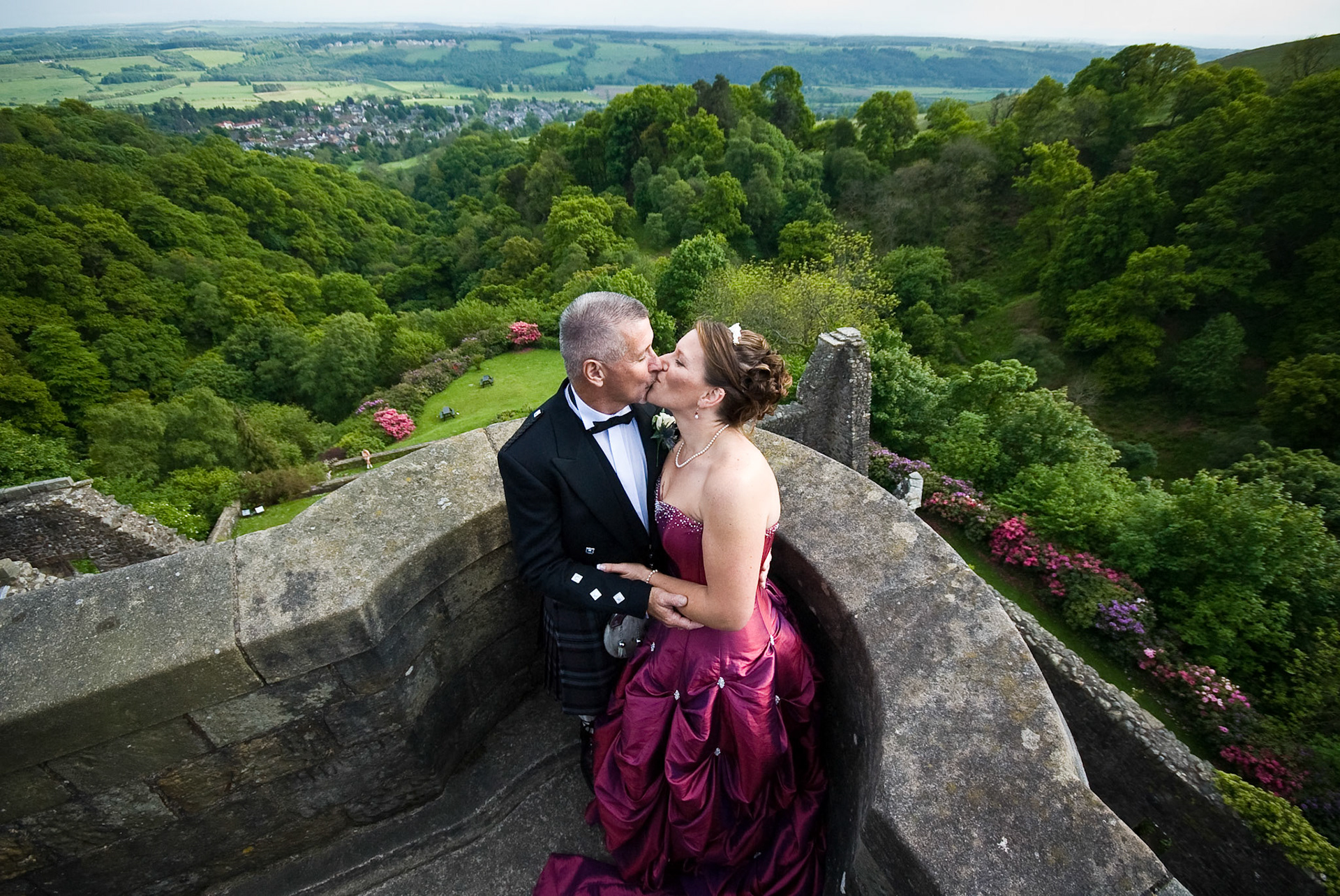 01-06-07, Castle Campbell, Dollar, Scotland, UK. The wedding of Tracy and Chuck Deleacaes