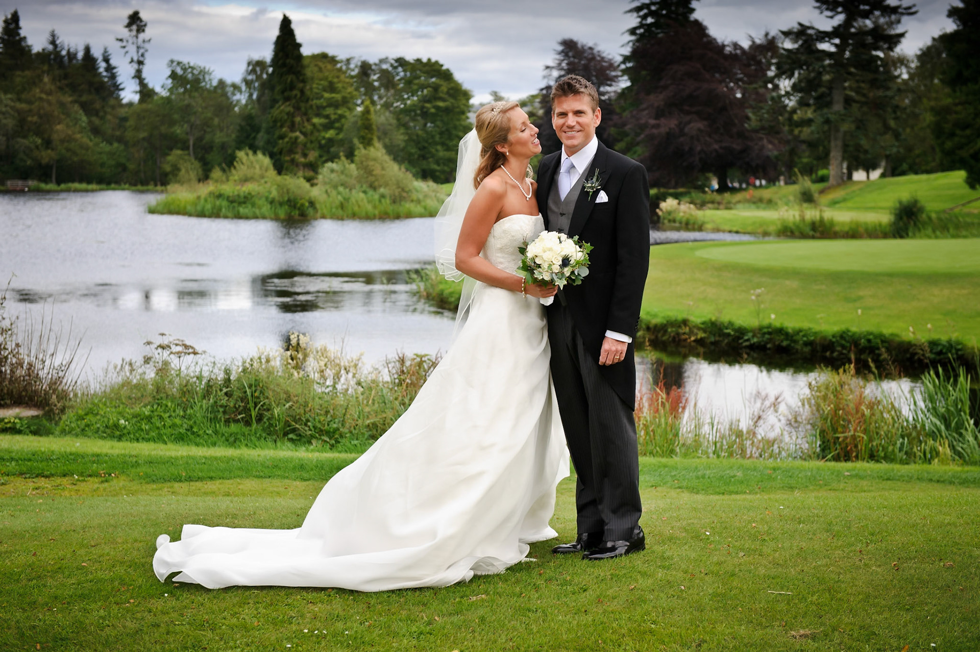 3-08-11, The wedding of Alexandra Bushby and Robert Nisbet at St Kessog's Church, Auchterarder and Gleneagles Hotel, Perthshire, Scotland, UK. Photo © Simon Grosset / Q Photography