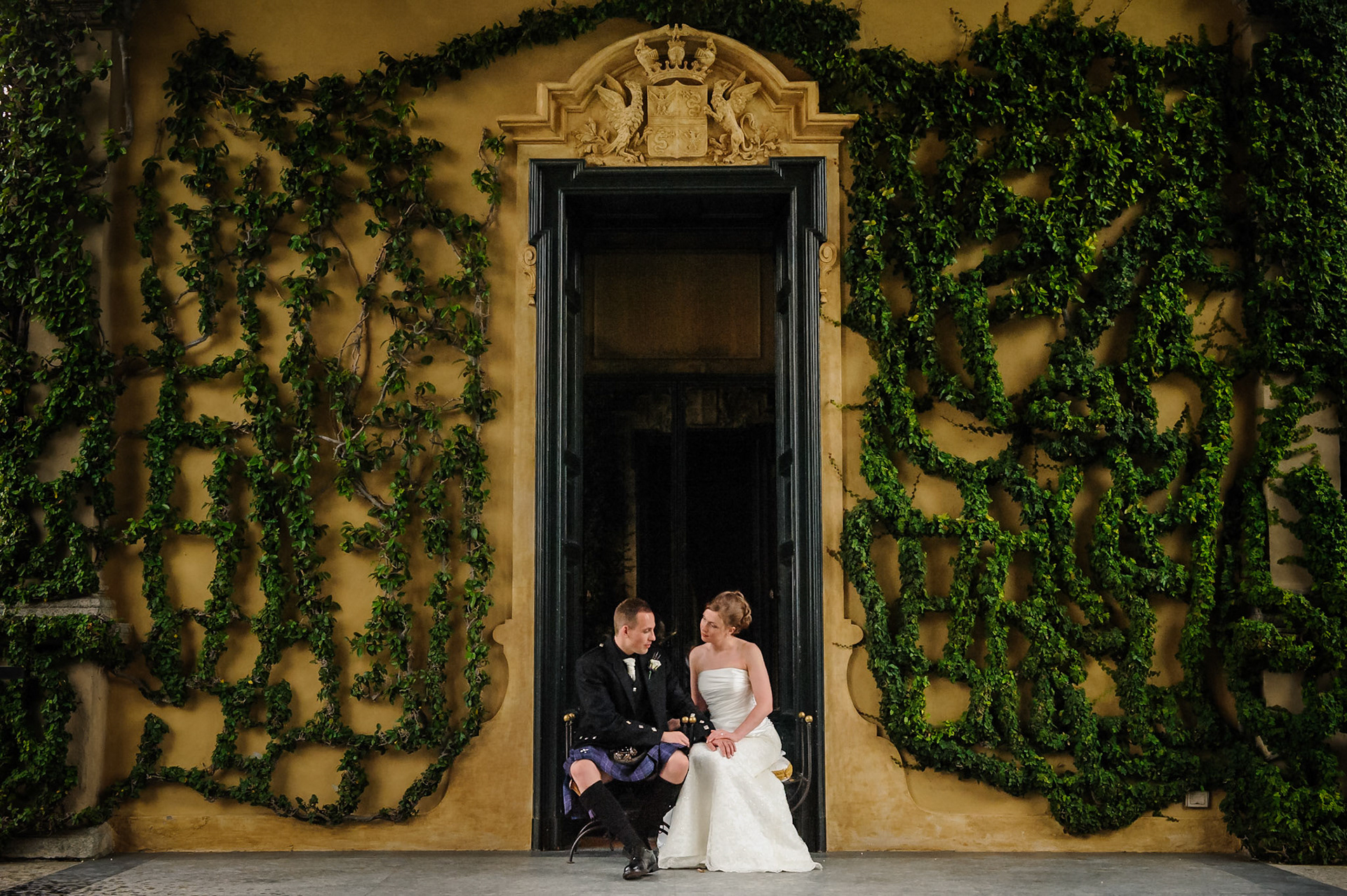 06-08-12, Milan, Italy. The wedding of Karen Raphael and David Mitchell at Lake Como.  Photo © Simon Grosset / Q Photography