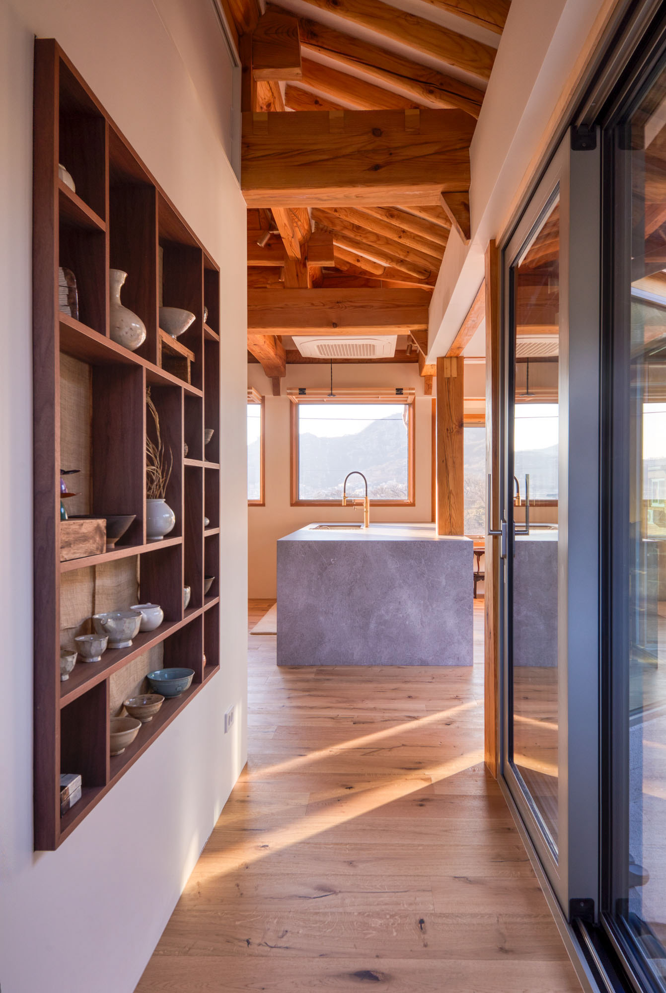 빈연재 _ 2층 주방 _ 다기 선반