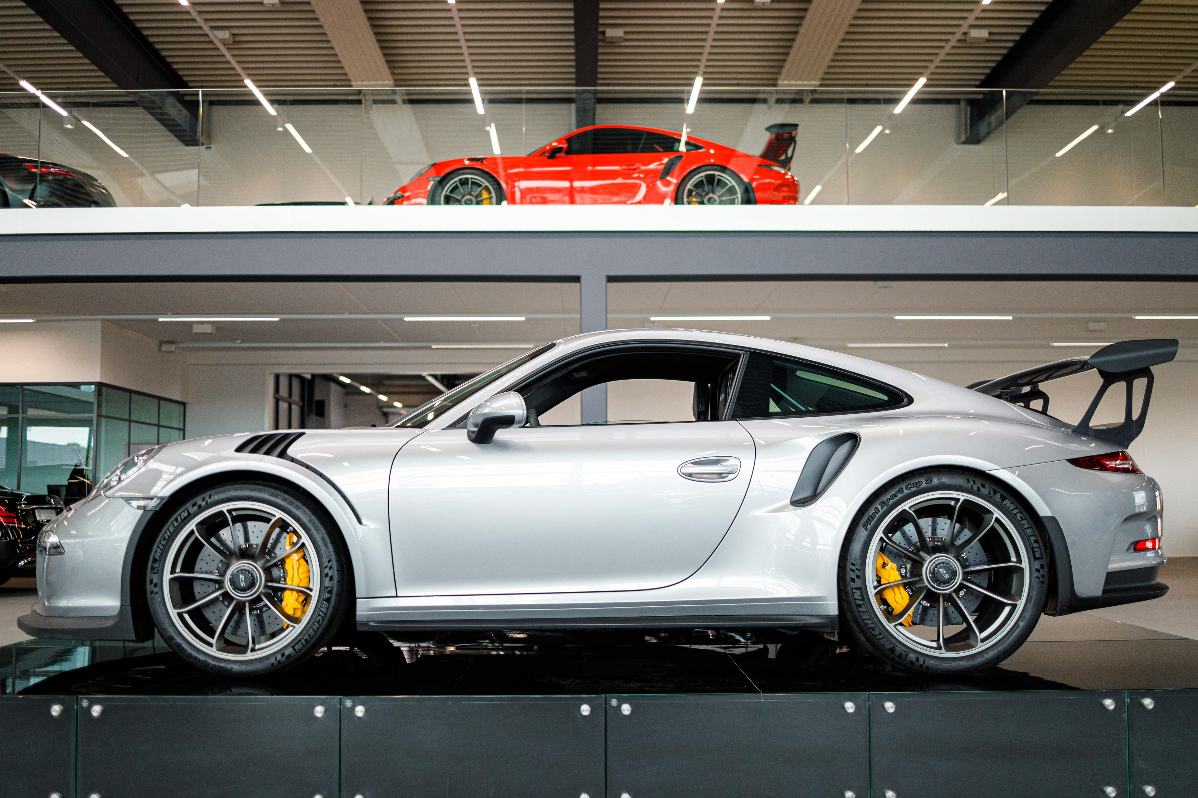 Selected Car Leasing - Showroom Køge