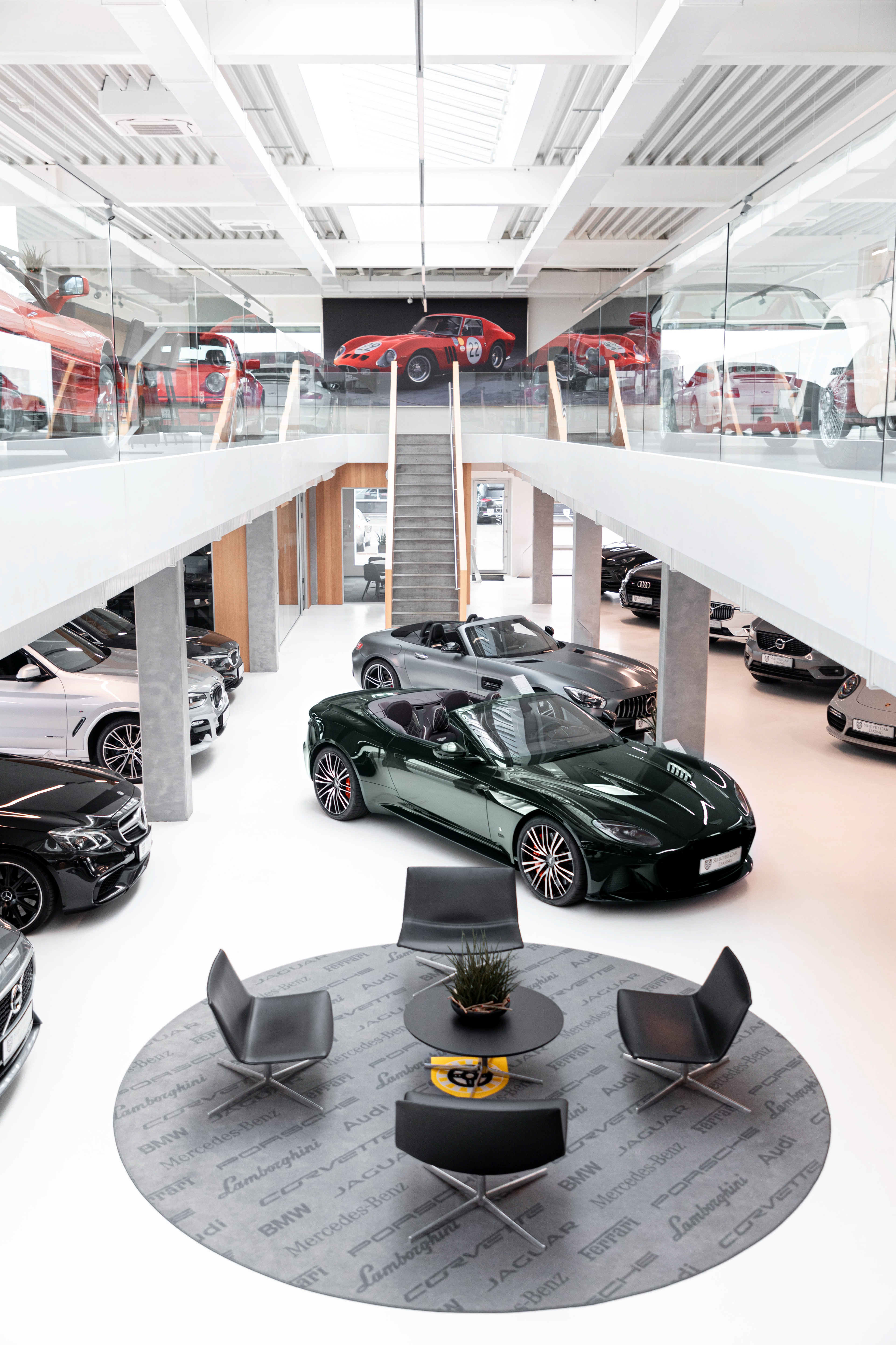 Selected Car Leasing - Showroom Middelfart