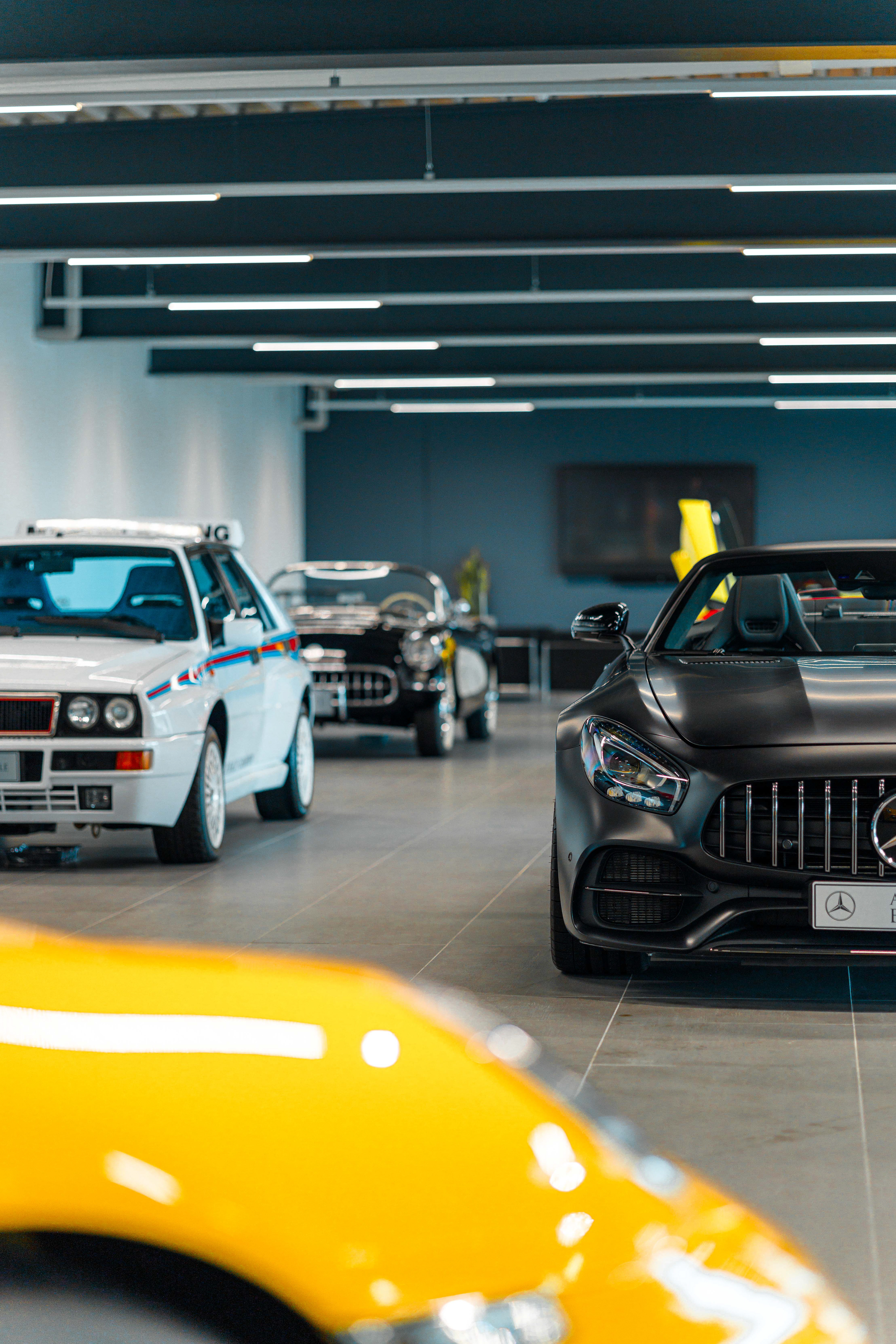 Selected Car Leasing - Showroom Køge