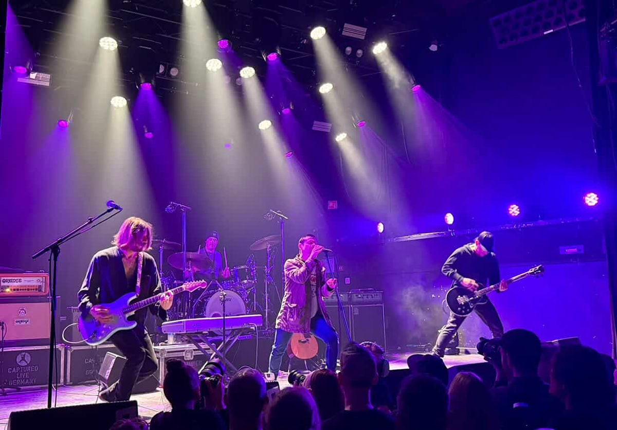 Performing with Keith Caputo in Amsterdam, 2026