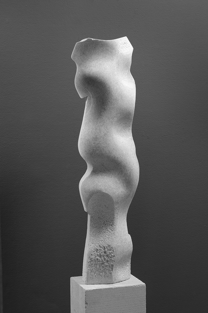 Karyatida, 2012, mramor, výška 115 cm