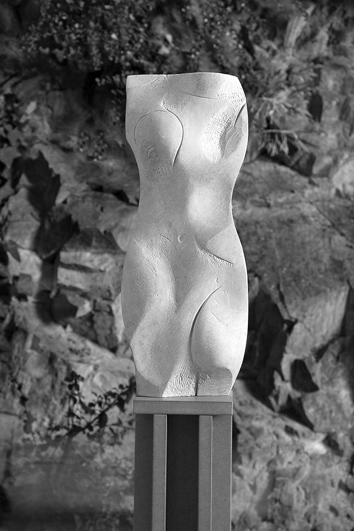 Torzo, 2010, opuka, výška 55 cm, soukromý objekt v Brně