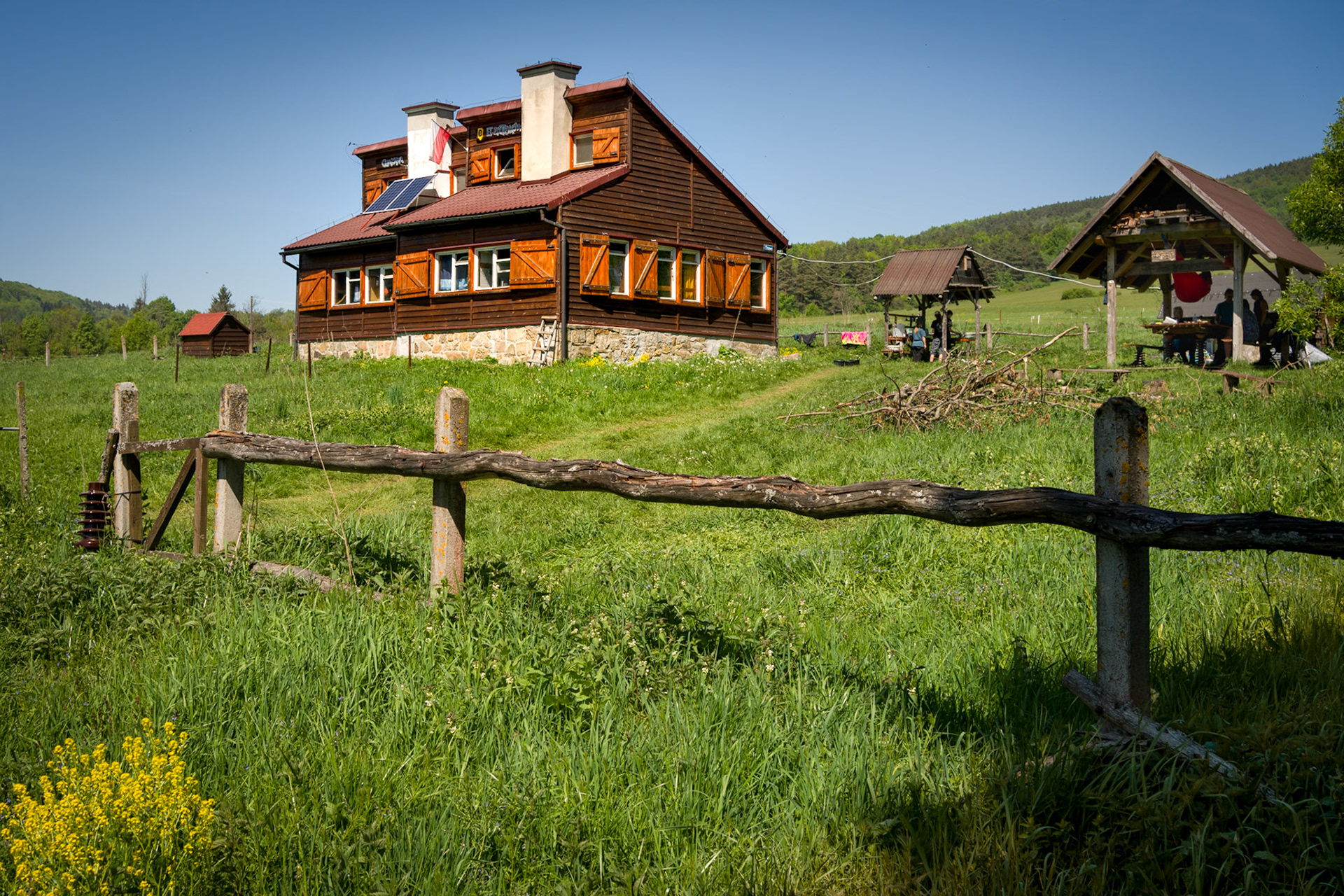 Chatka Elektryków. Polany Surowiczne, Beskid Niski. 2024