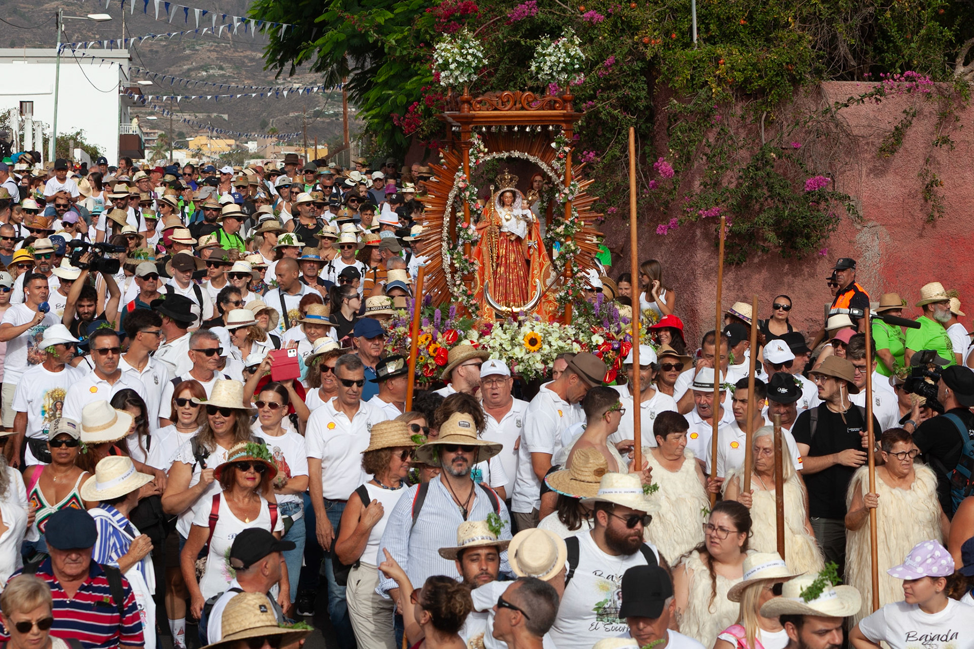 La Virgen en camino. Bajada de la Virgen de El Socorro — Güímar, septiembre 2025.
