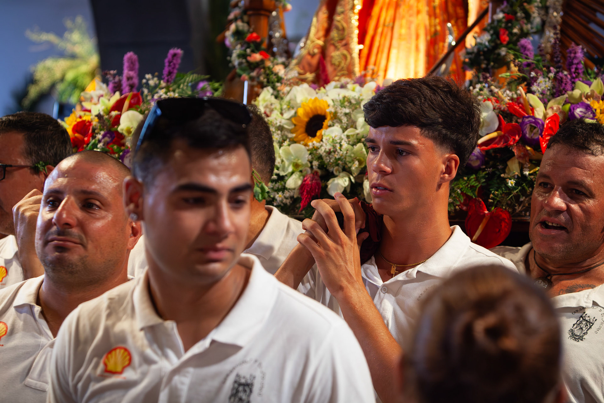 Cargadores en la Ermita. Bajada de la Virgen de El Socorro — Güímar, septiembre 2025.