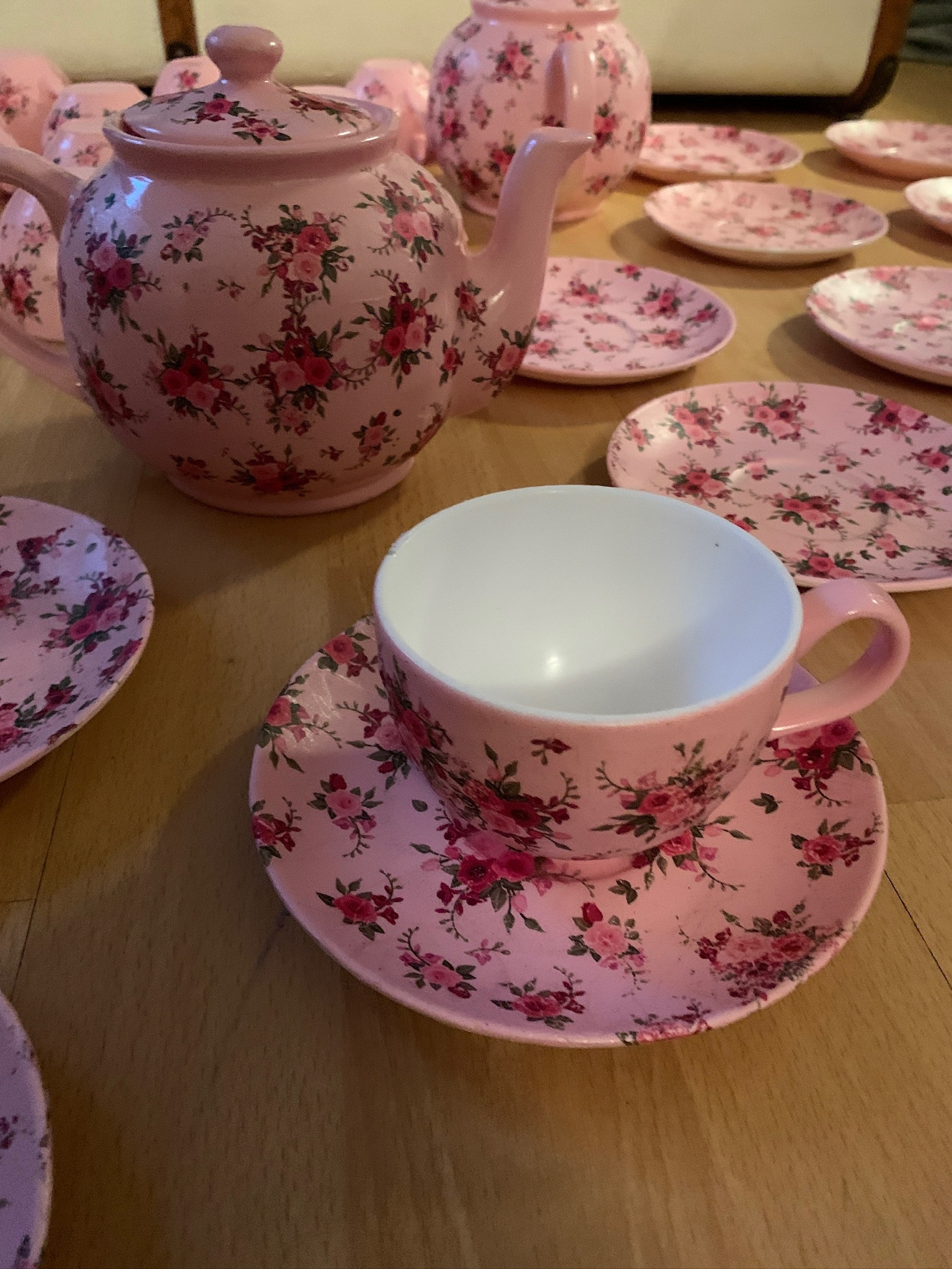 PAINTED & DECORATED WAX STUNT TEA SET