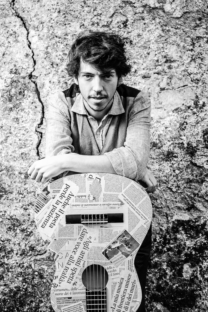 Mattia Bonetti. - cantautore