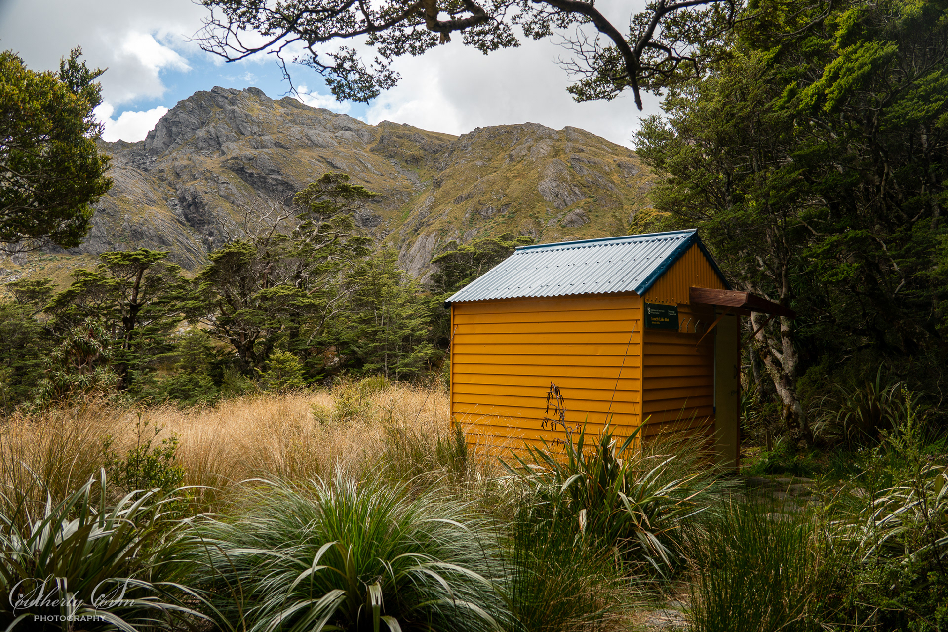 Lonely Lake Hut
