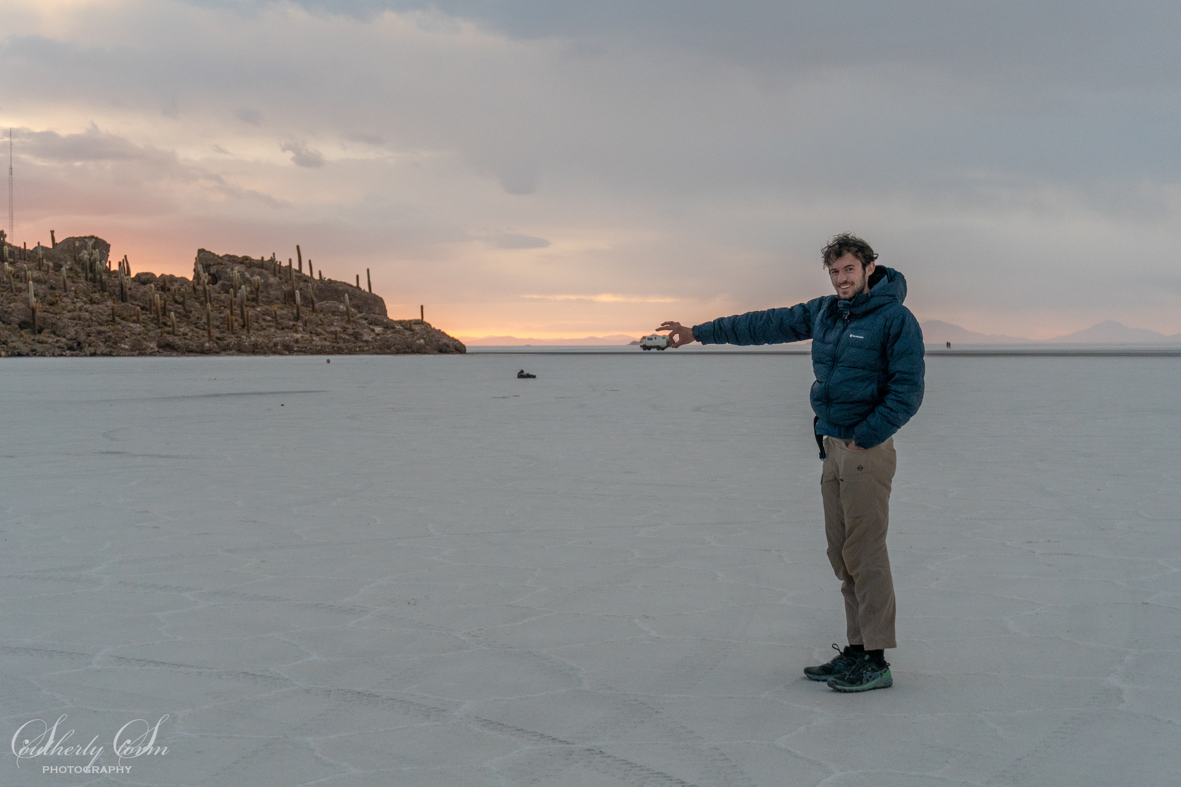 Trick photography on Salar De Uyuni