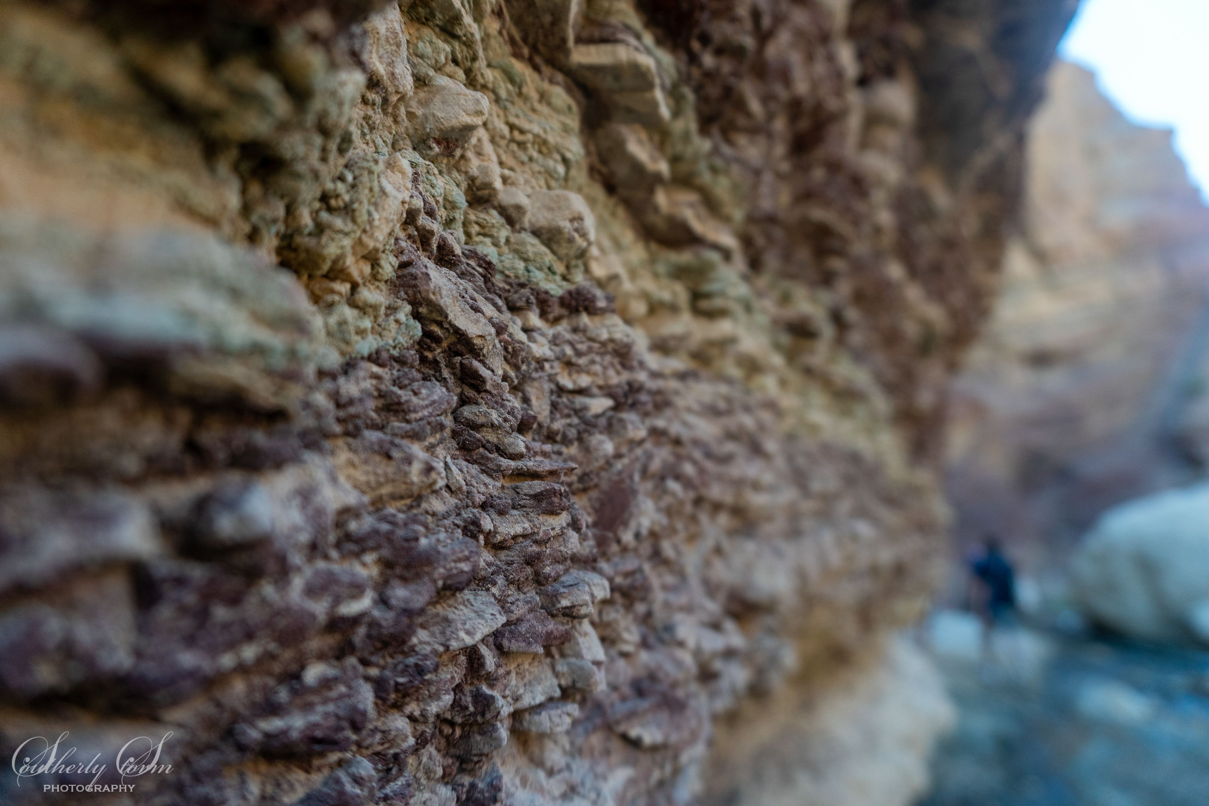 Close-up of the Wadi walls