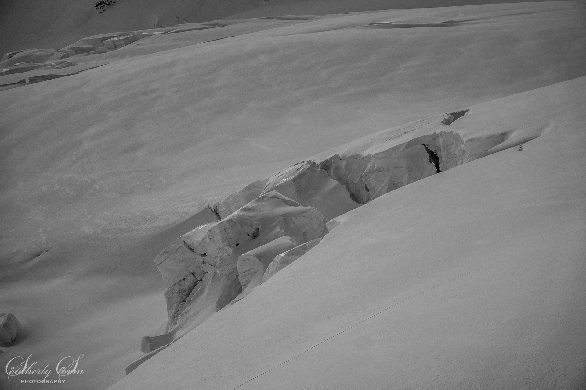Black and white photo glacier blocks