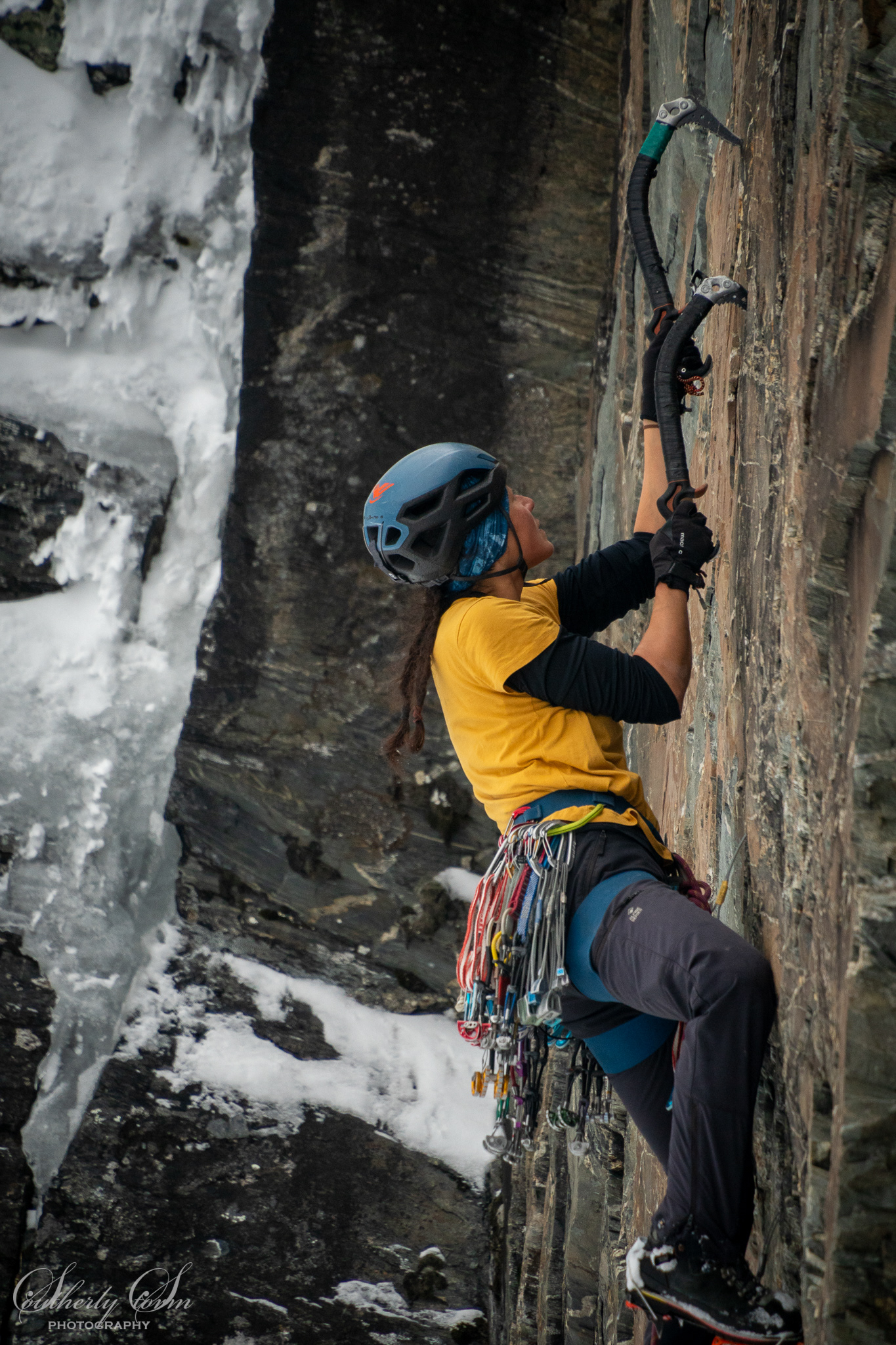 Sooji Clarkson mixed climbing on Under Pressure