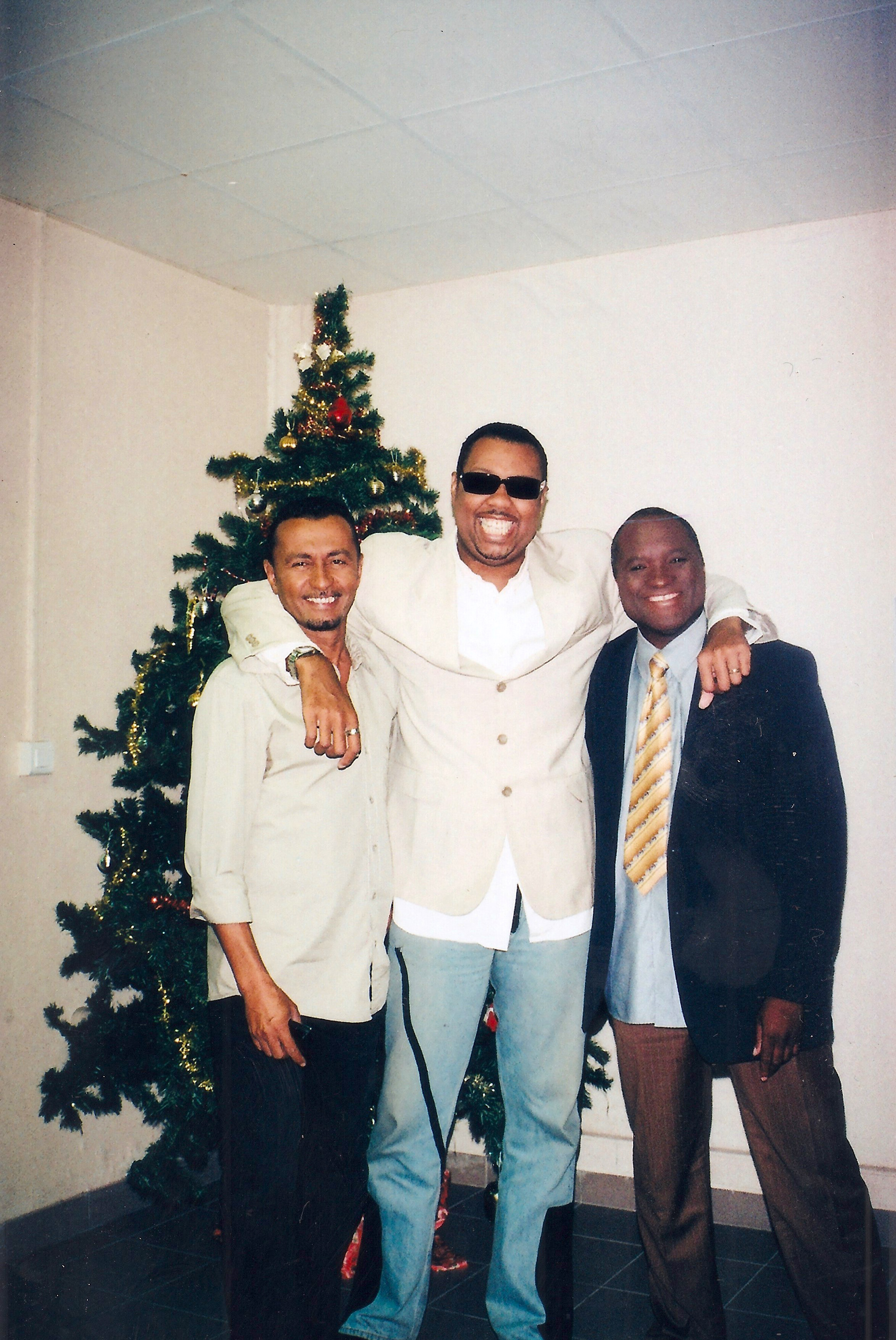 Michel G “Maestro” Traoré et Serge Bilé : deux grands noms de l’audiovisuel antillais entre Artistique et Information. R.I.P “Maestro”!
