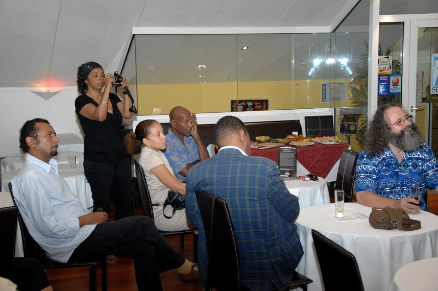 La rédactrice en Chef de TV Martinique Lucienne Chénard à laquelle l'auteur doit en grande partie sa carrière journalistique