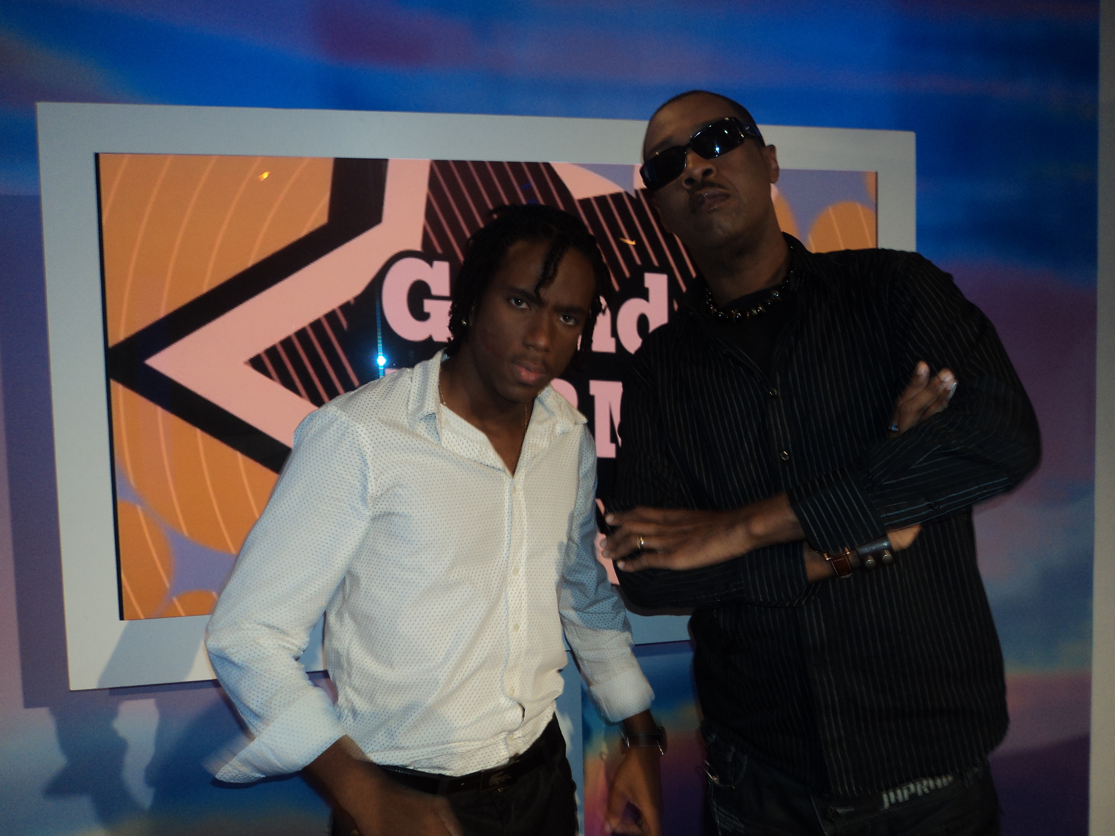 avec l'humoriste Bobbi star du Net et des réseaux dits sociaux