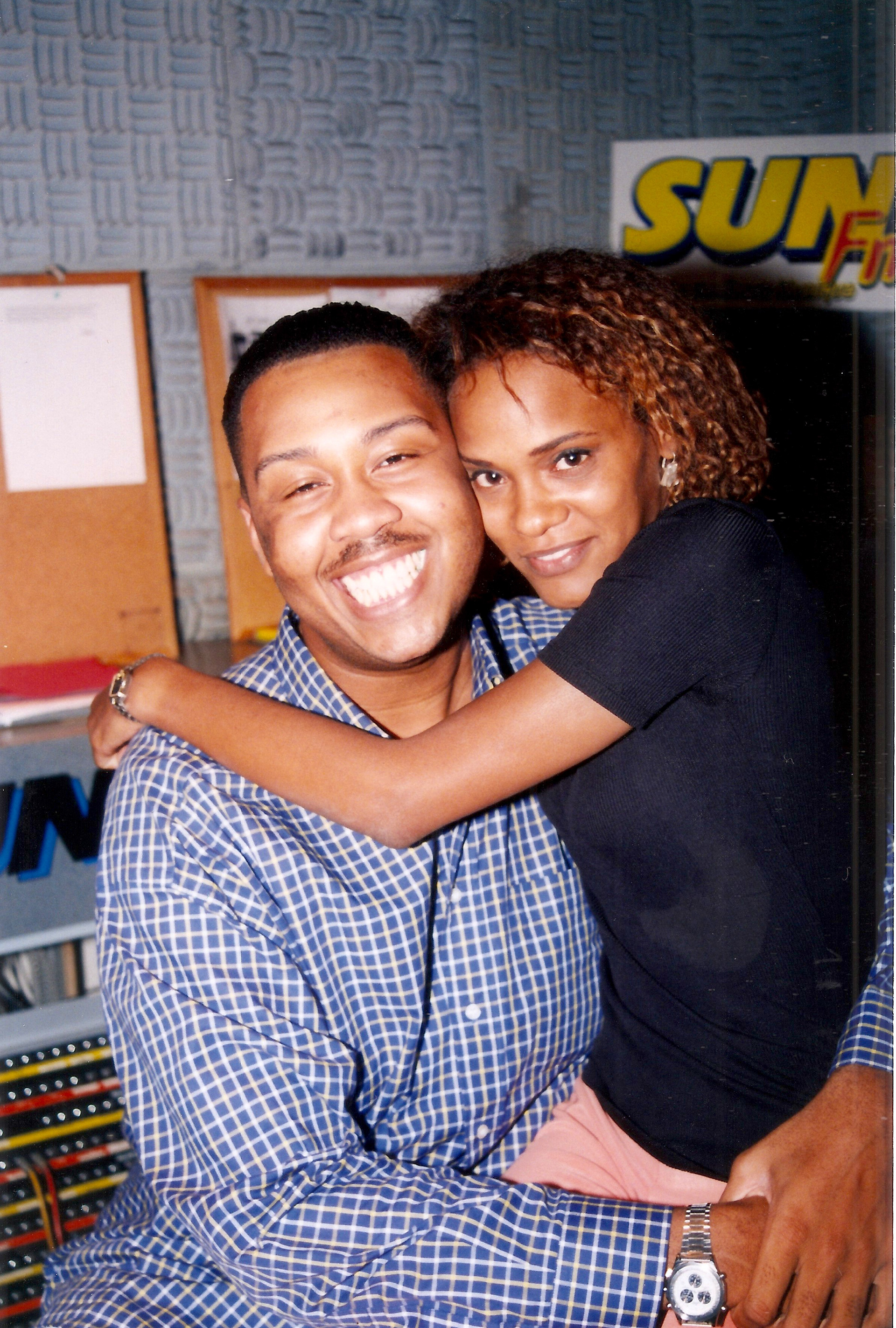 Avec Laura Beaudi en 1996, actuelle responsable Marketing et Partenariats à Trace TV