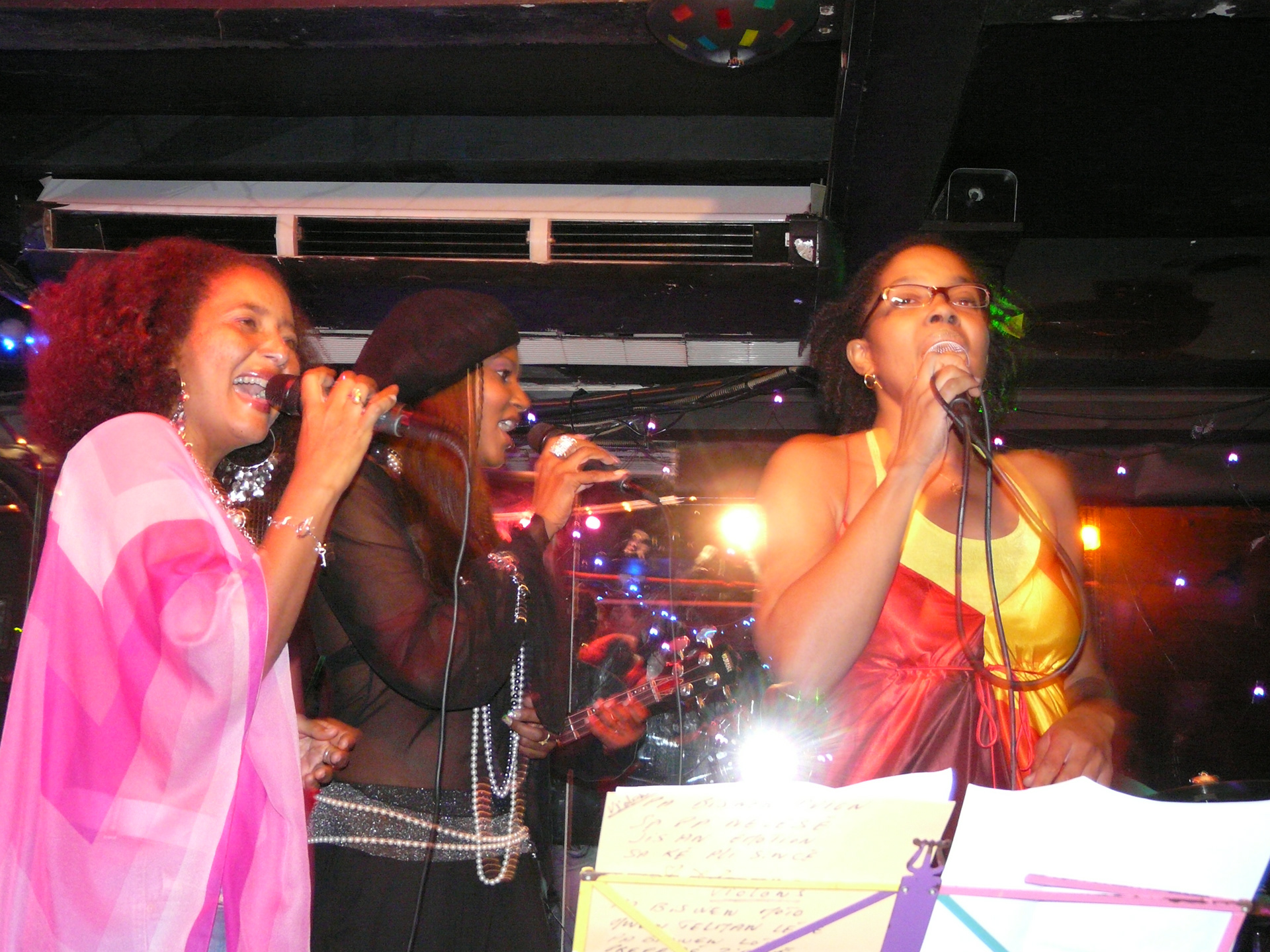 ...Danielle Rene Corail, Kate et Léa Galva