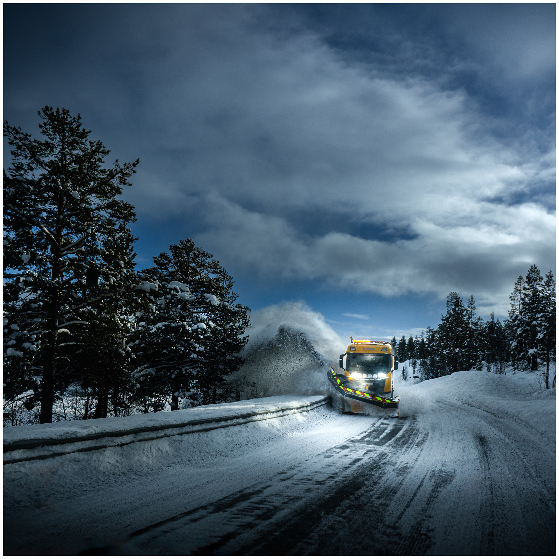 Night time snow plough