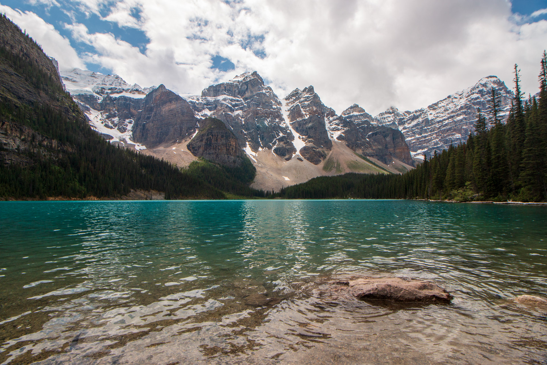 moraine lake Banff national park - Photo by Sindhu Sekhar