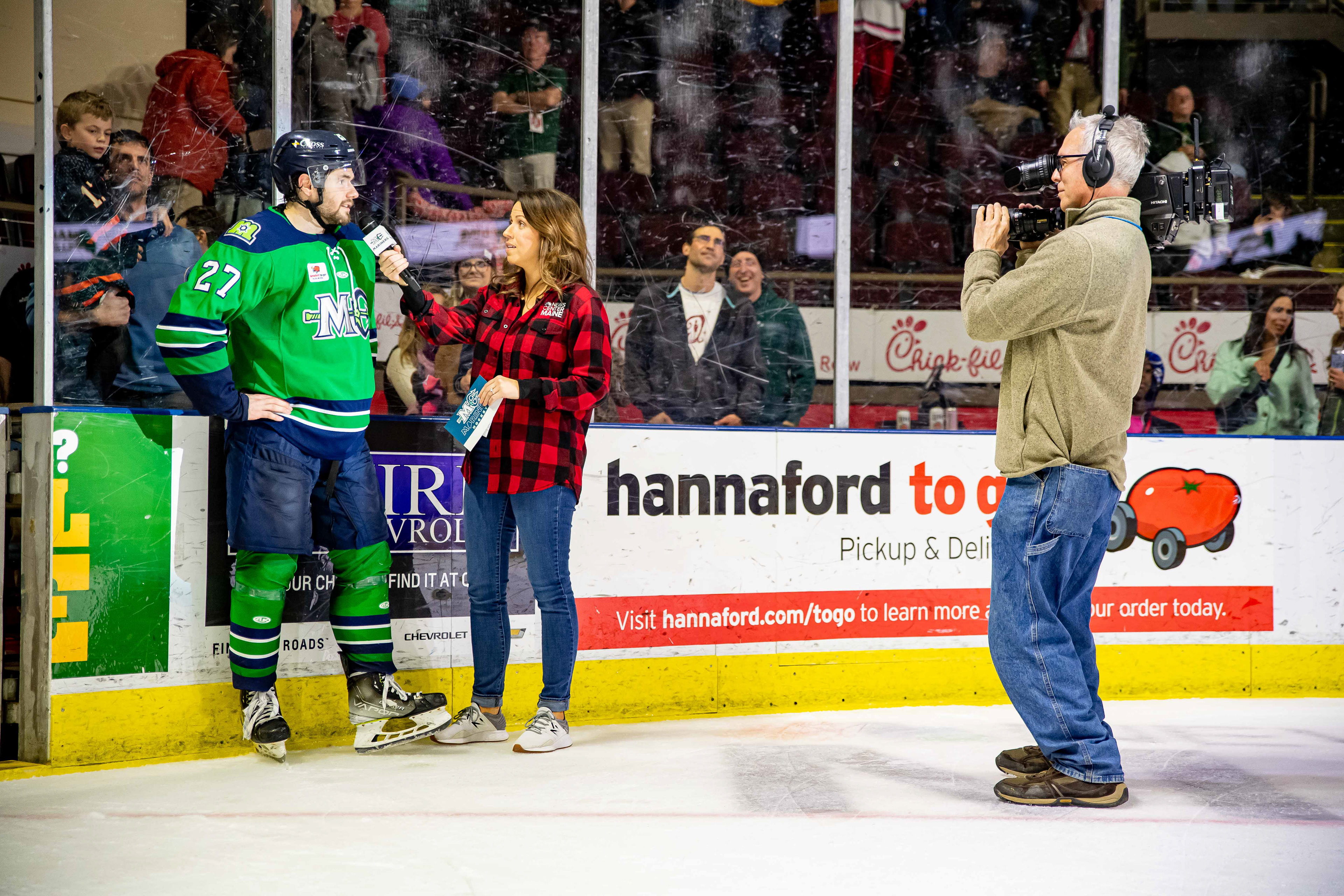 Earning first star against the Atlanta Gladiators, Pat Shea cracks jokes in his postgame interview on the ice.
