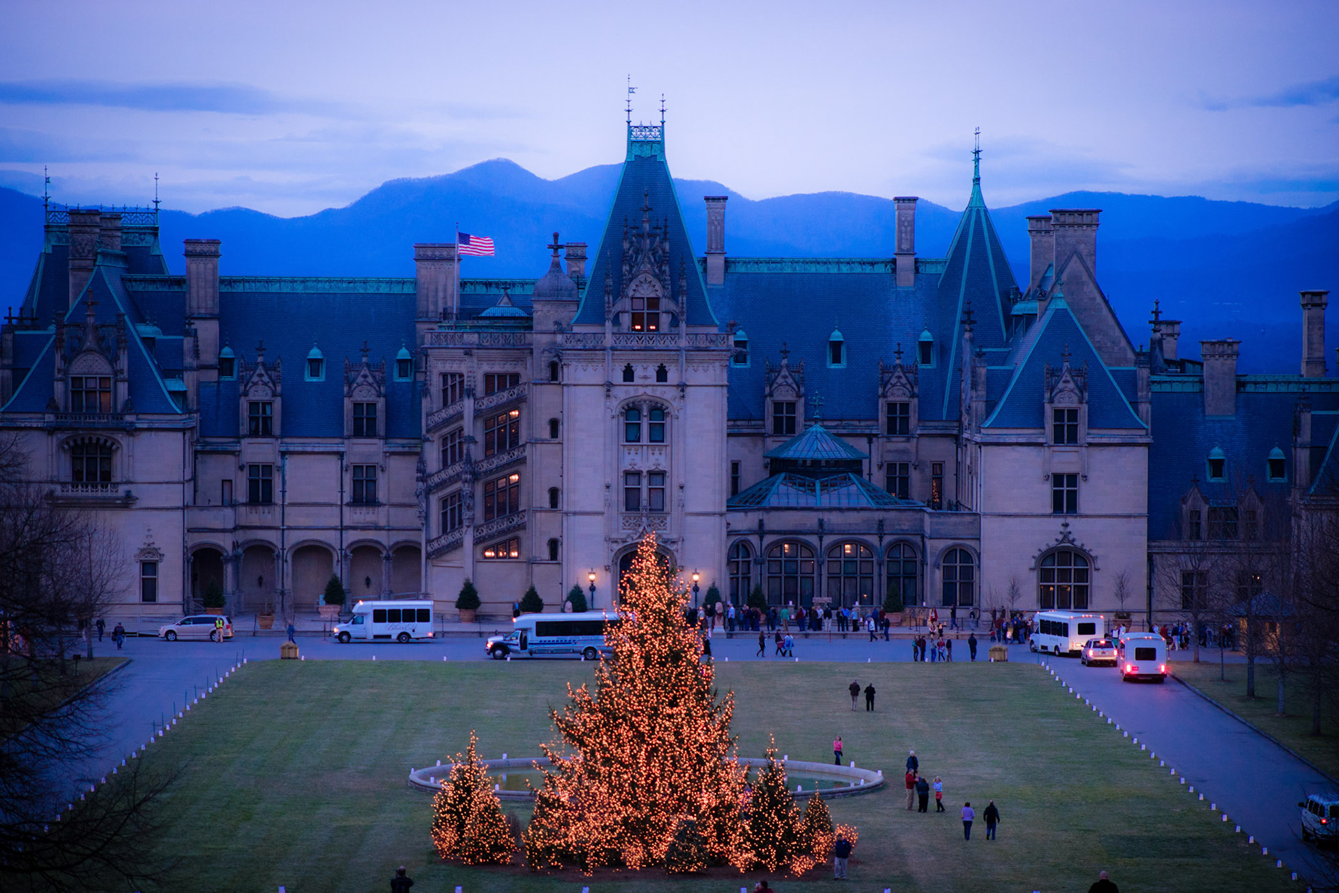 The front of the Biltmore Manor, December 2014.