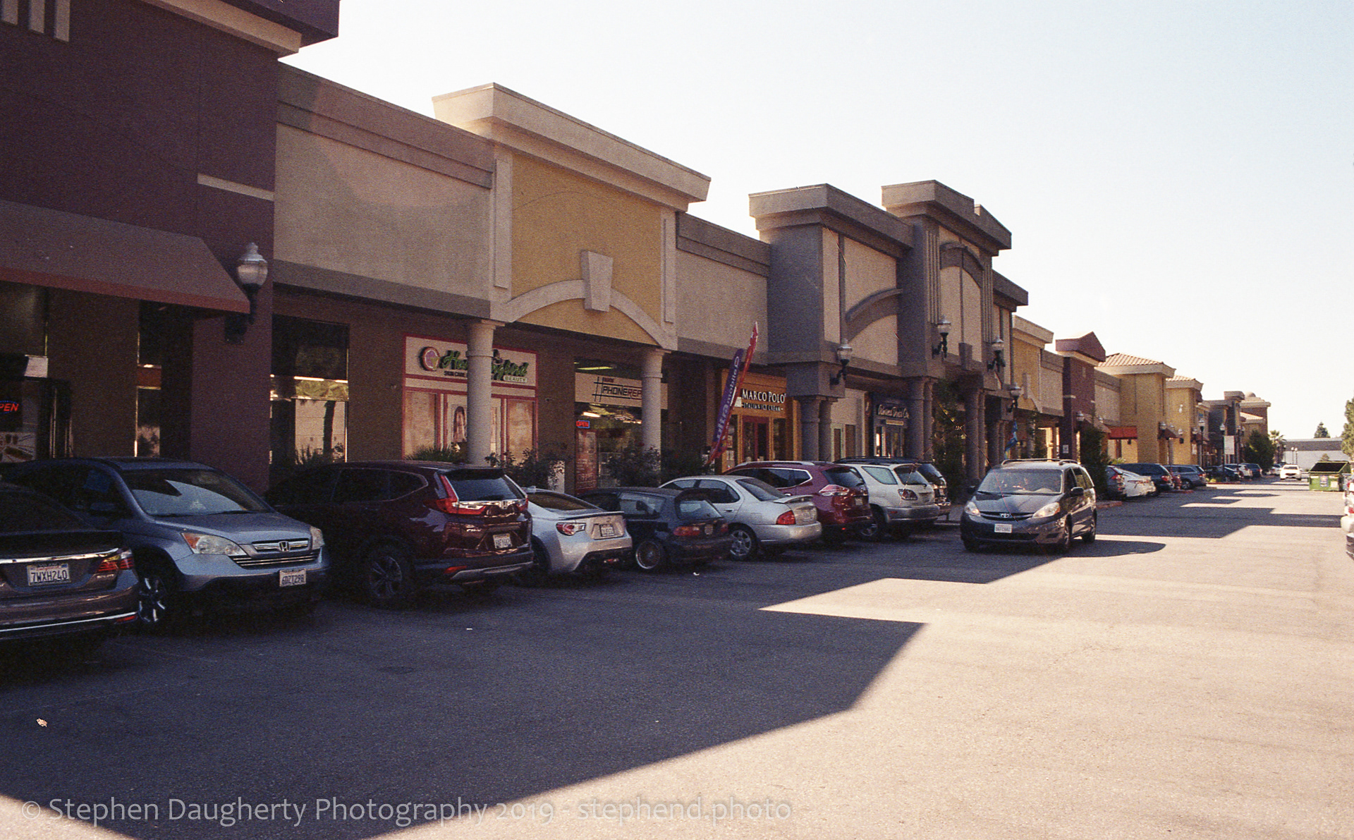 Konica FS-1, Konica 28mm f/3.5, Kodak Gold 200