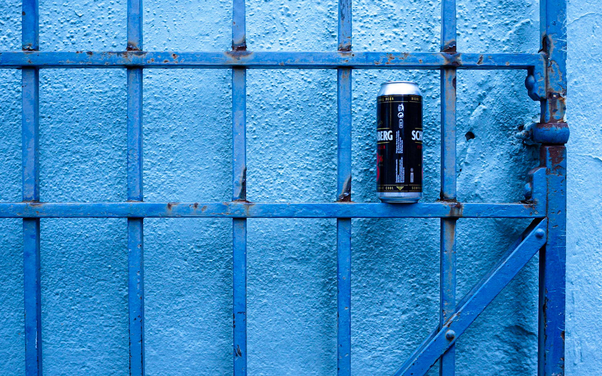 à l'angle de la Rue Escarpée et de la Grand Rue