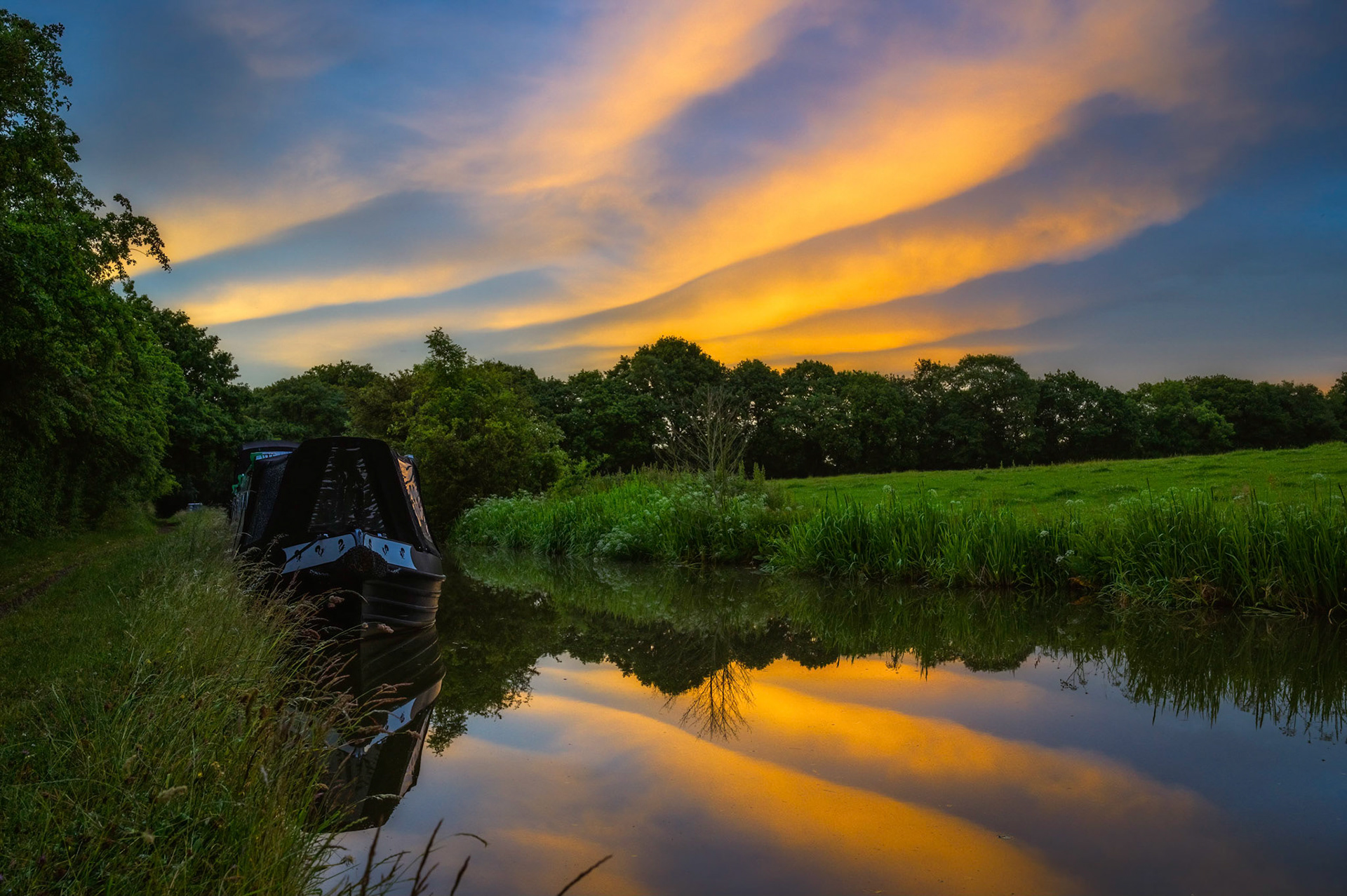 Sunset on the Macclesfield canal, UK