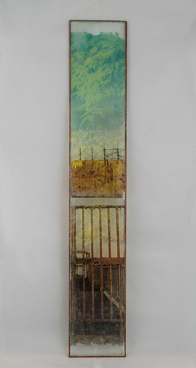 double photographie sur verre. Ruban de cuivre oxydé au sel. 10 x 50