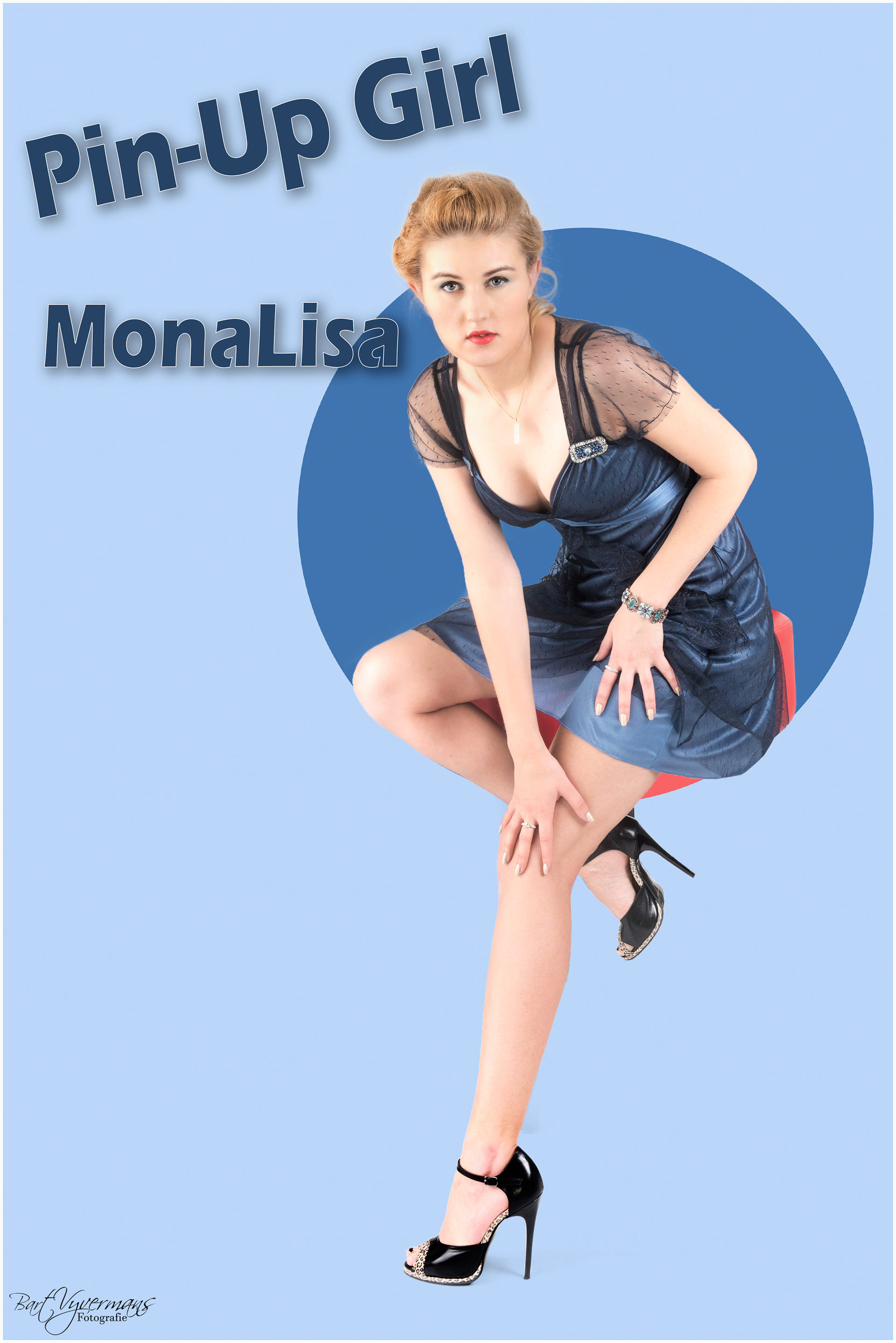 Pin-Up Girl MonaLisa